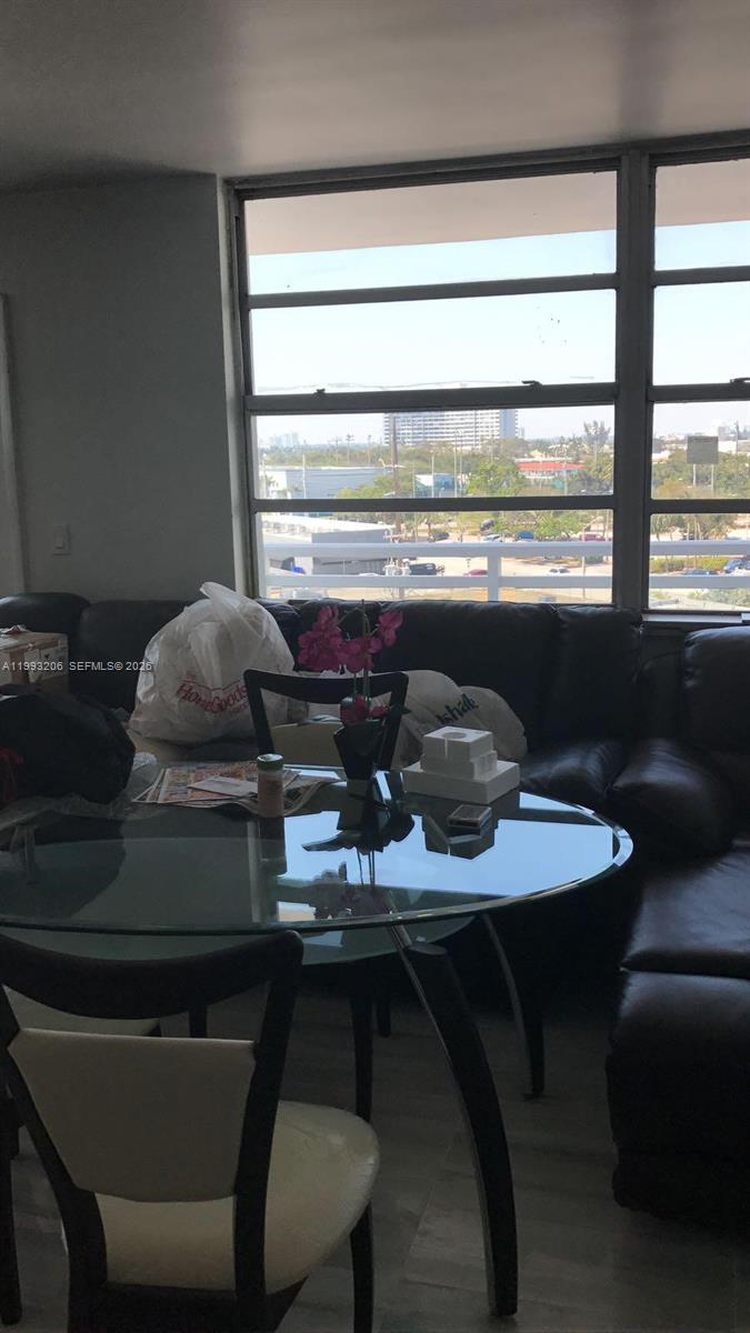 BURLEIGH HOUSE CONDO - Residential