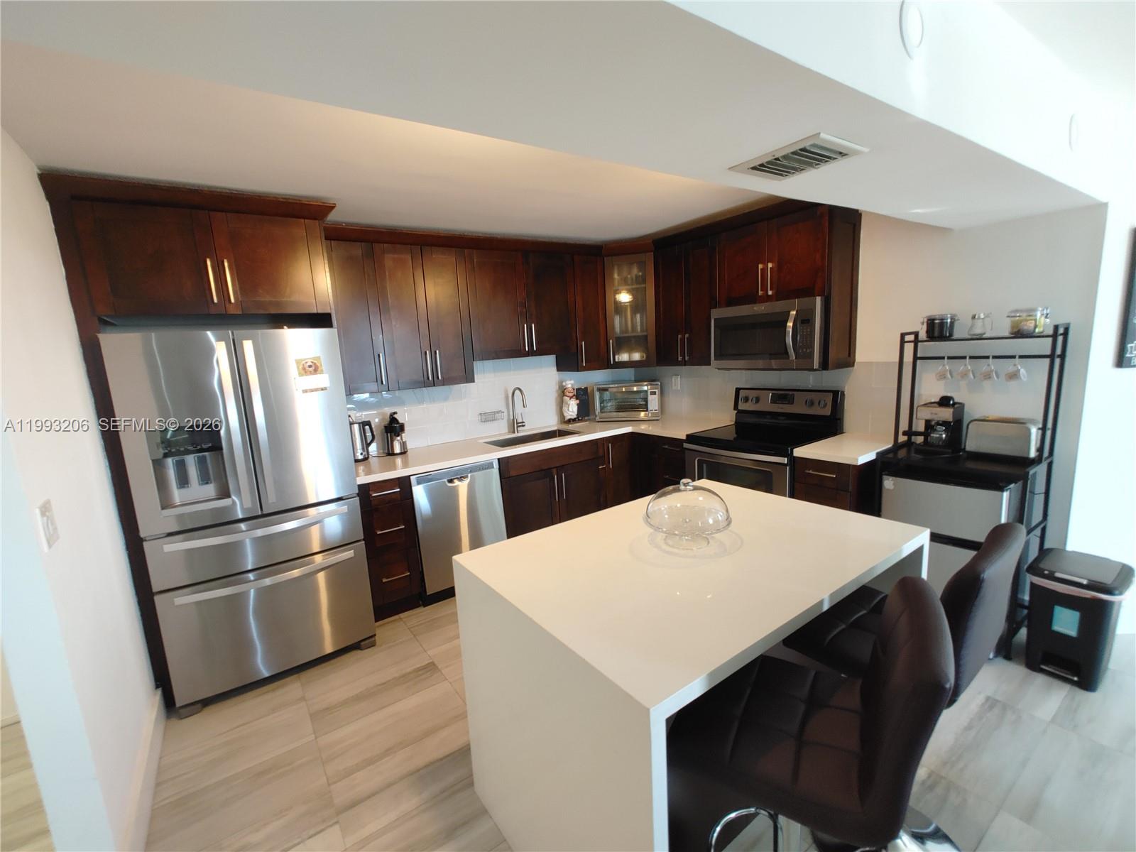 BURLEIGH HOUSE CONDO - Residential