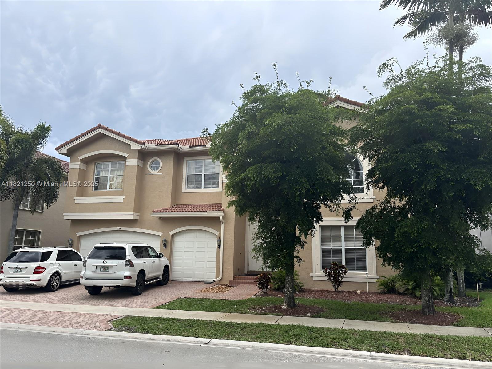 Rental Property at 18119 Sw 54th St 18119, Miramar, Broward County, Florida - Bedrooms: 5 
Bathrooms: 4  - $6,300 MO.