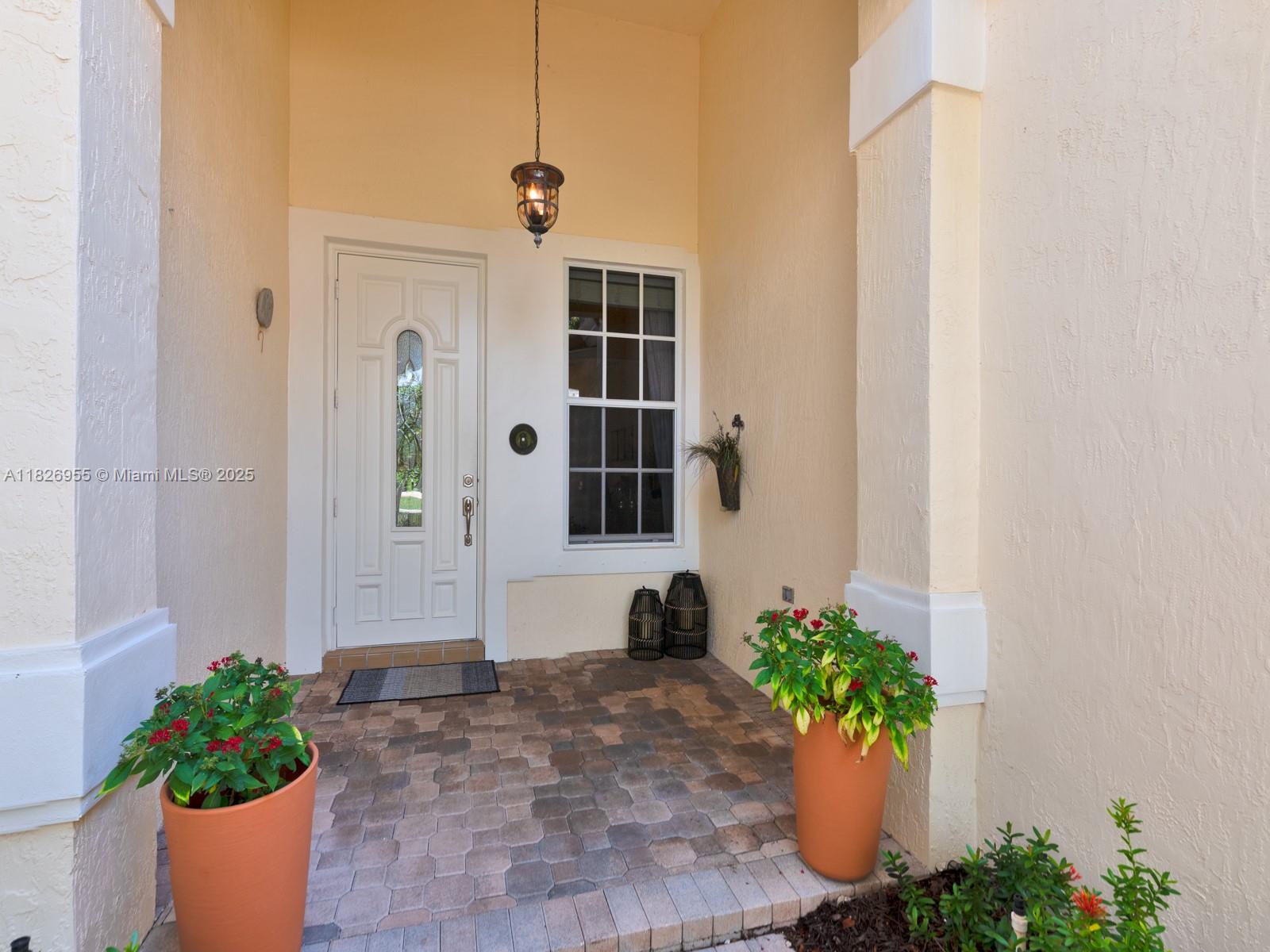 1995 Harbor View Cir