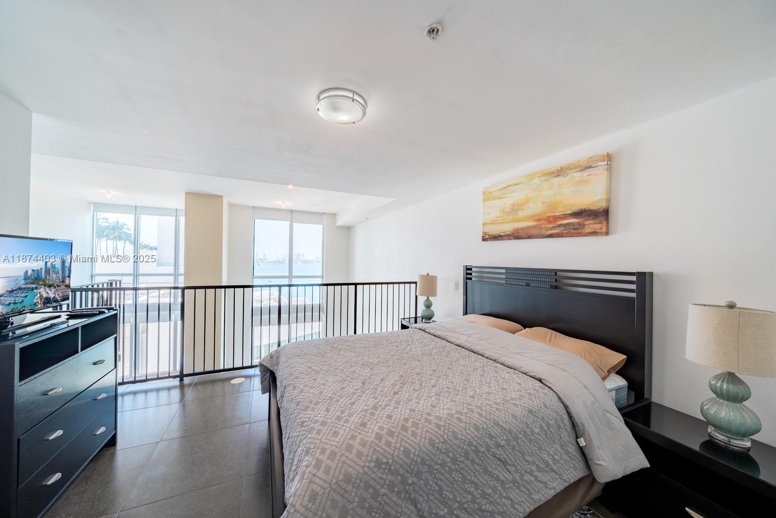 MET 1 CONDO - Residential