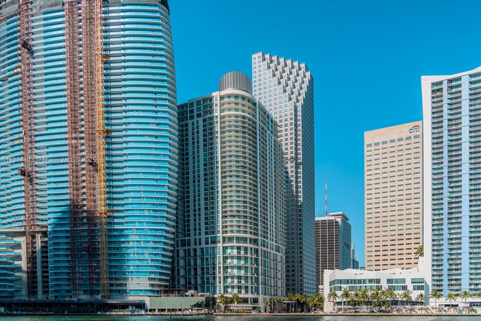 MET 1 CONDO - Residential