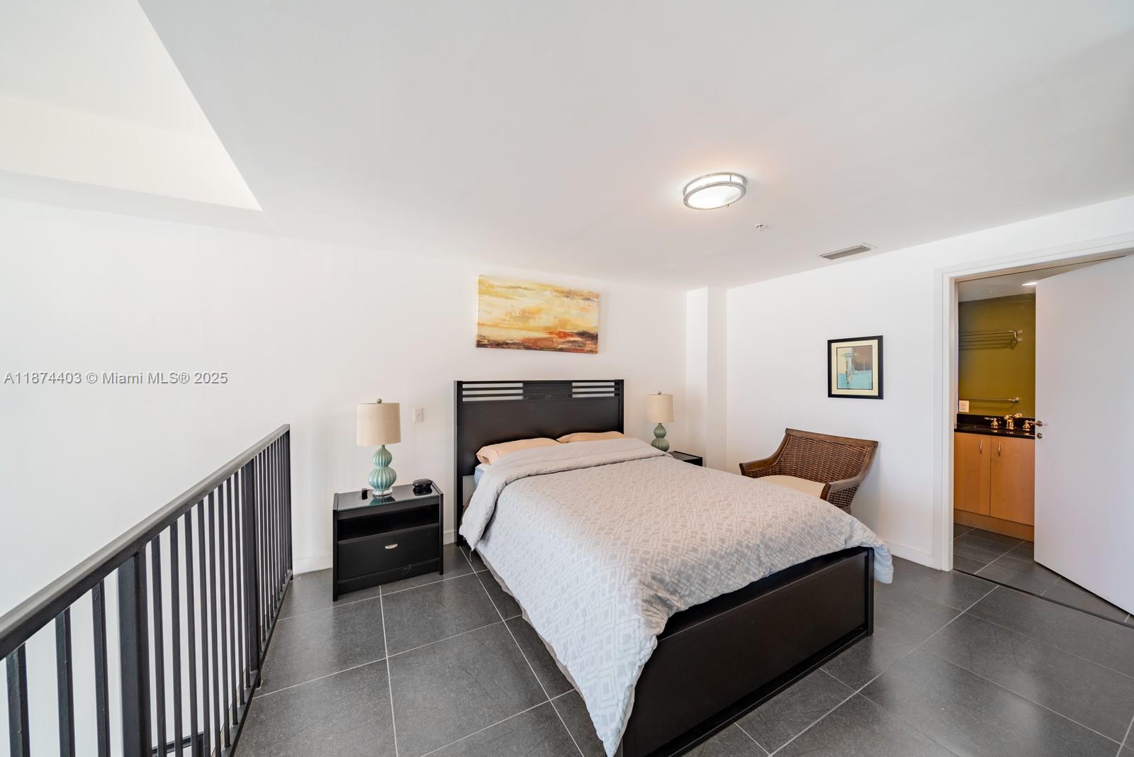 MET 1 CONDO - Residential