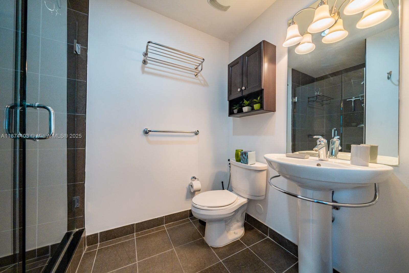 MET 1 CONDO - Residential