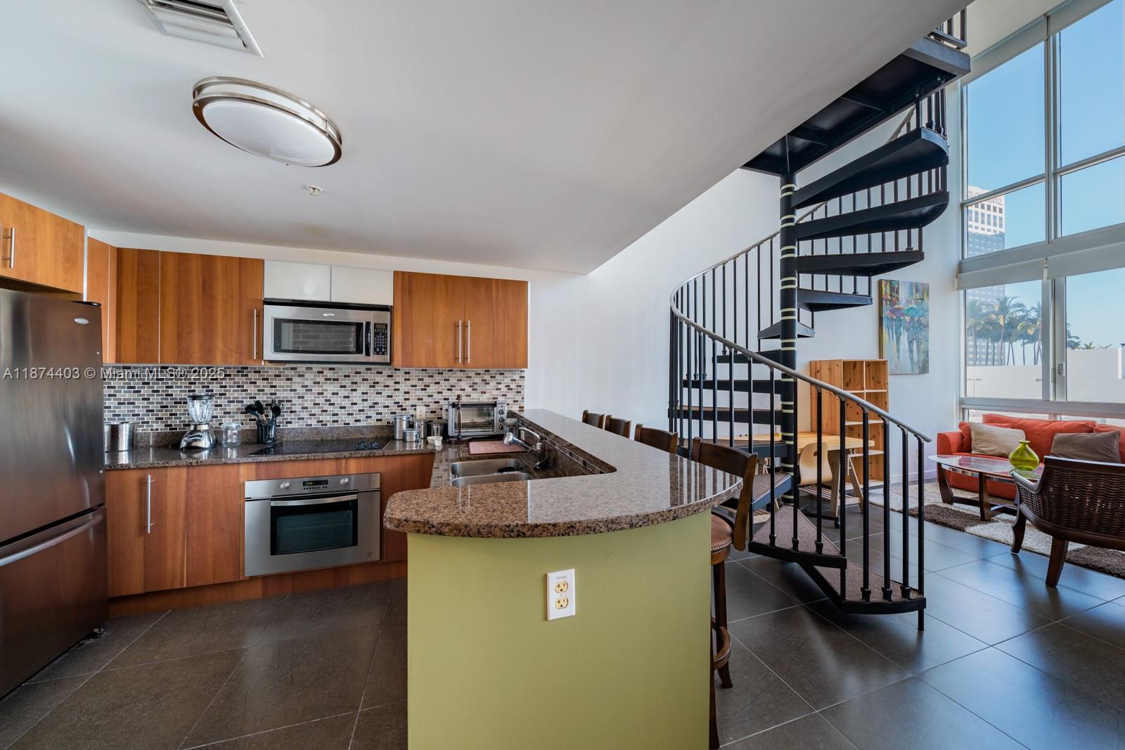 MET 1 CONDO - Residential