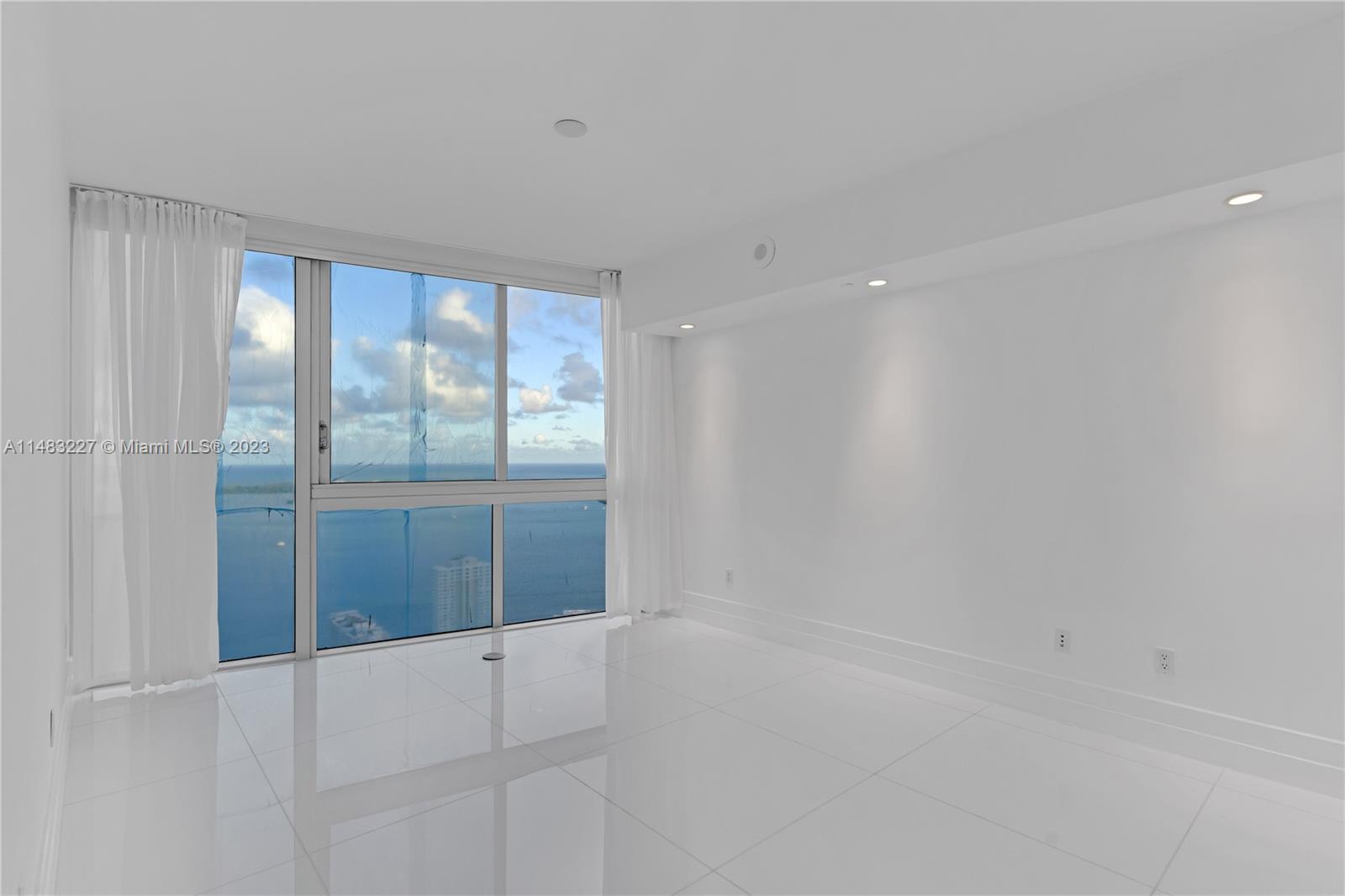 ICON BRICKELL NO TWO - Residential