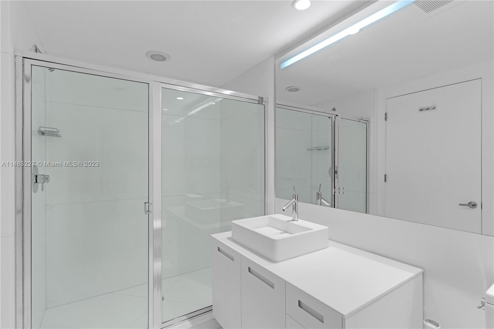 ICON BRICKELL NO TWO - Residential