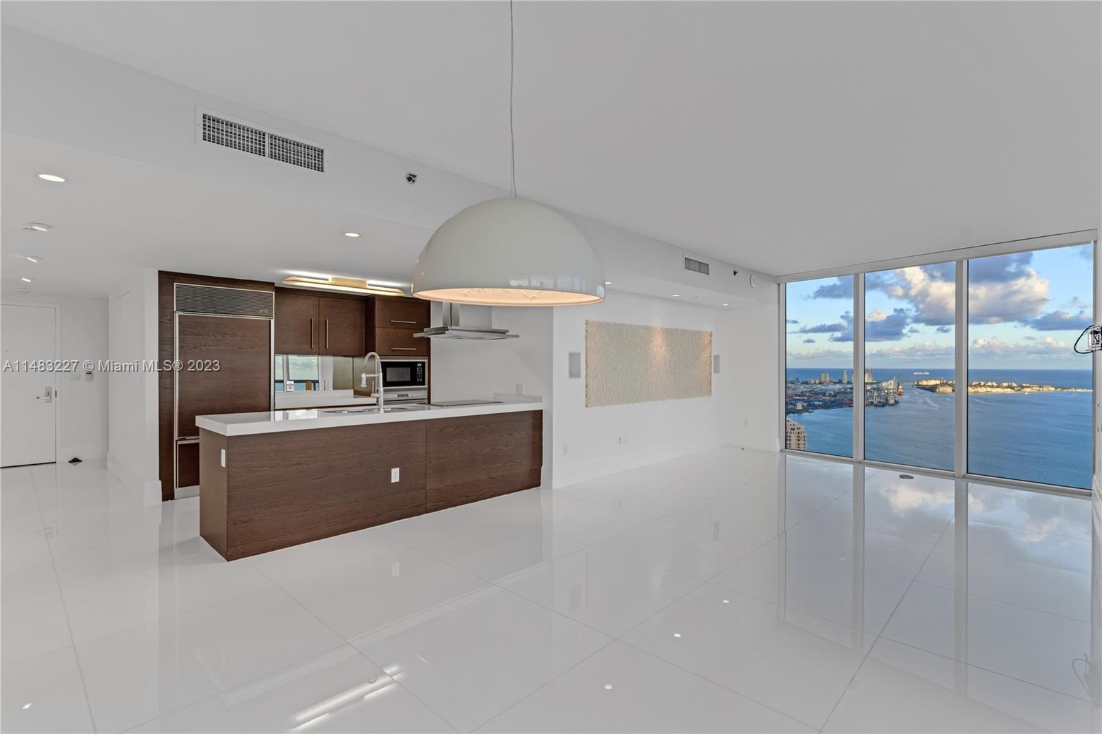 ICON BRICKELL NO TWO - Residential