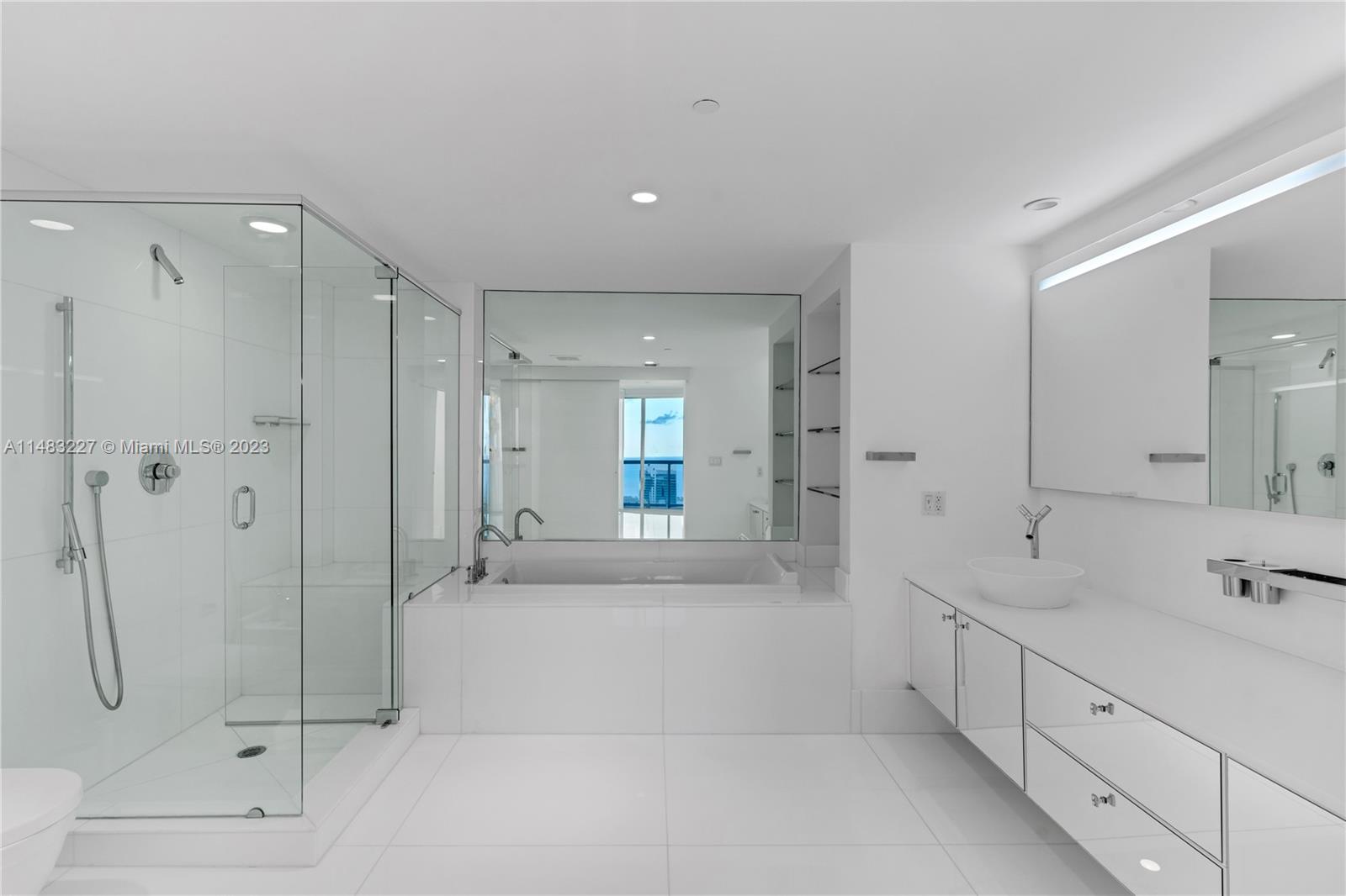 ICON BRICKELL NO TWO - Residential