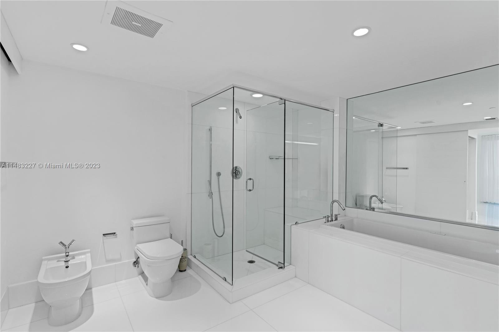 ICON BRICKELL NO TWO - Residential