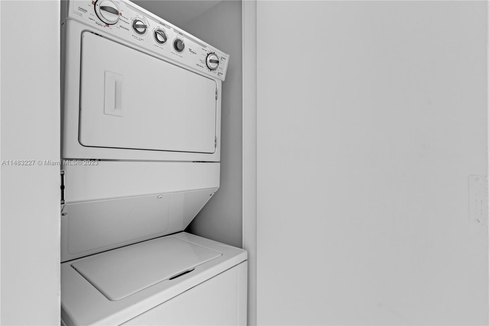 ICON BRICKELL NO TWO - Residential