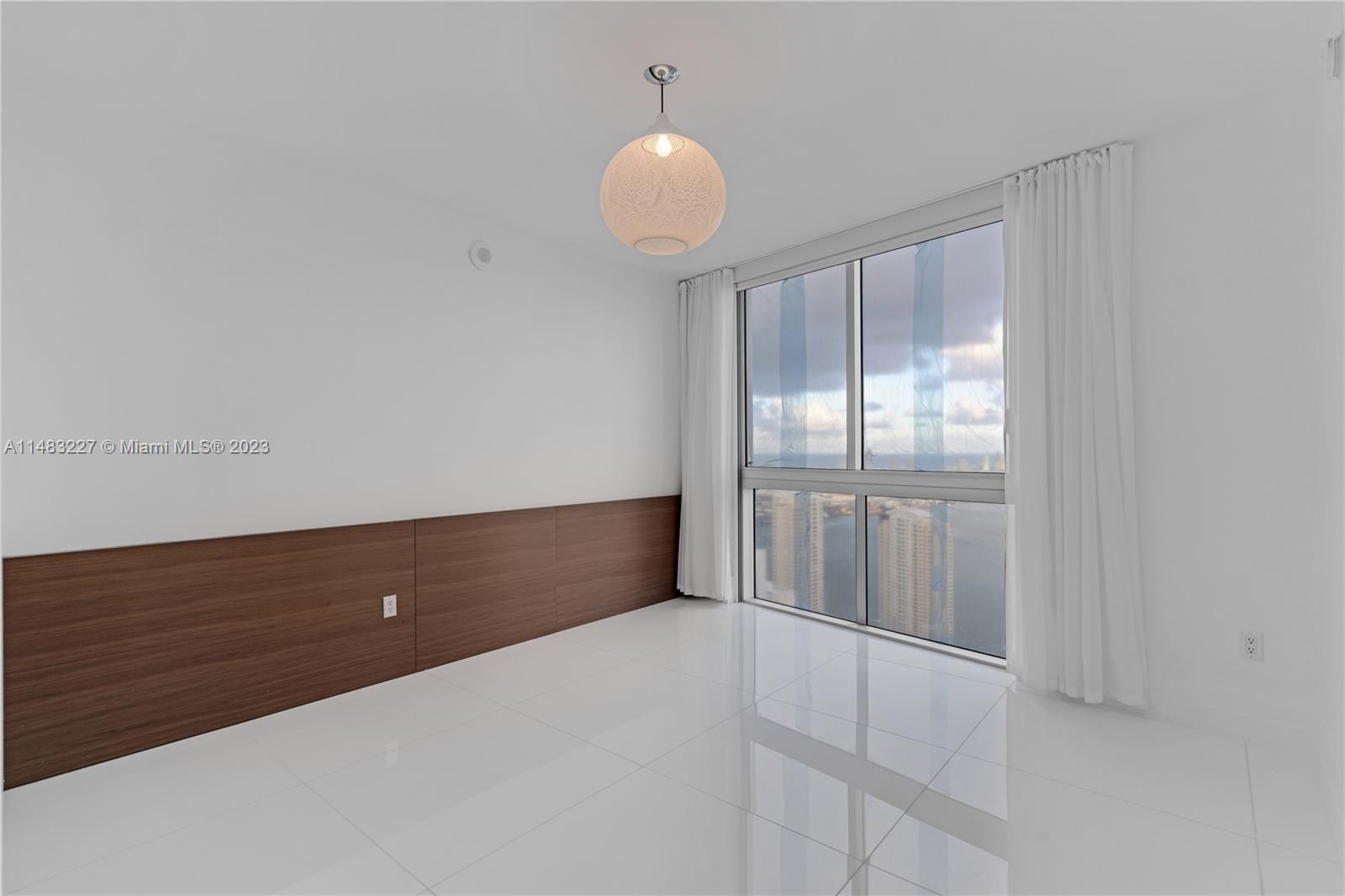 ICON BRICKELL NO TWO - Residential