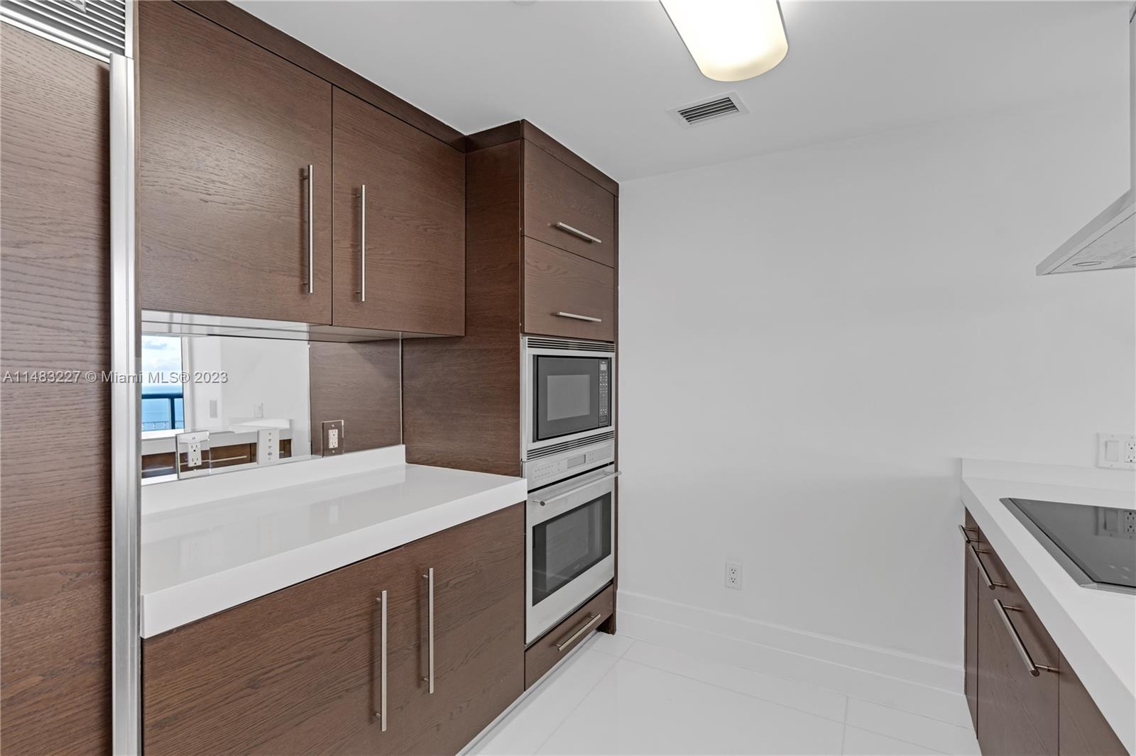 ICON BRICKELL NO TWO - Residential