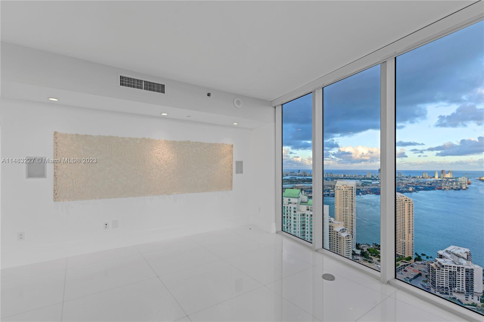 ICON BRICKELL NO TWO - Residential