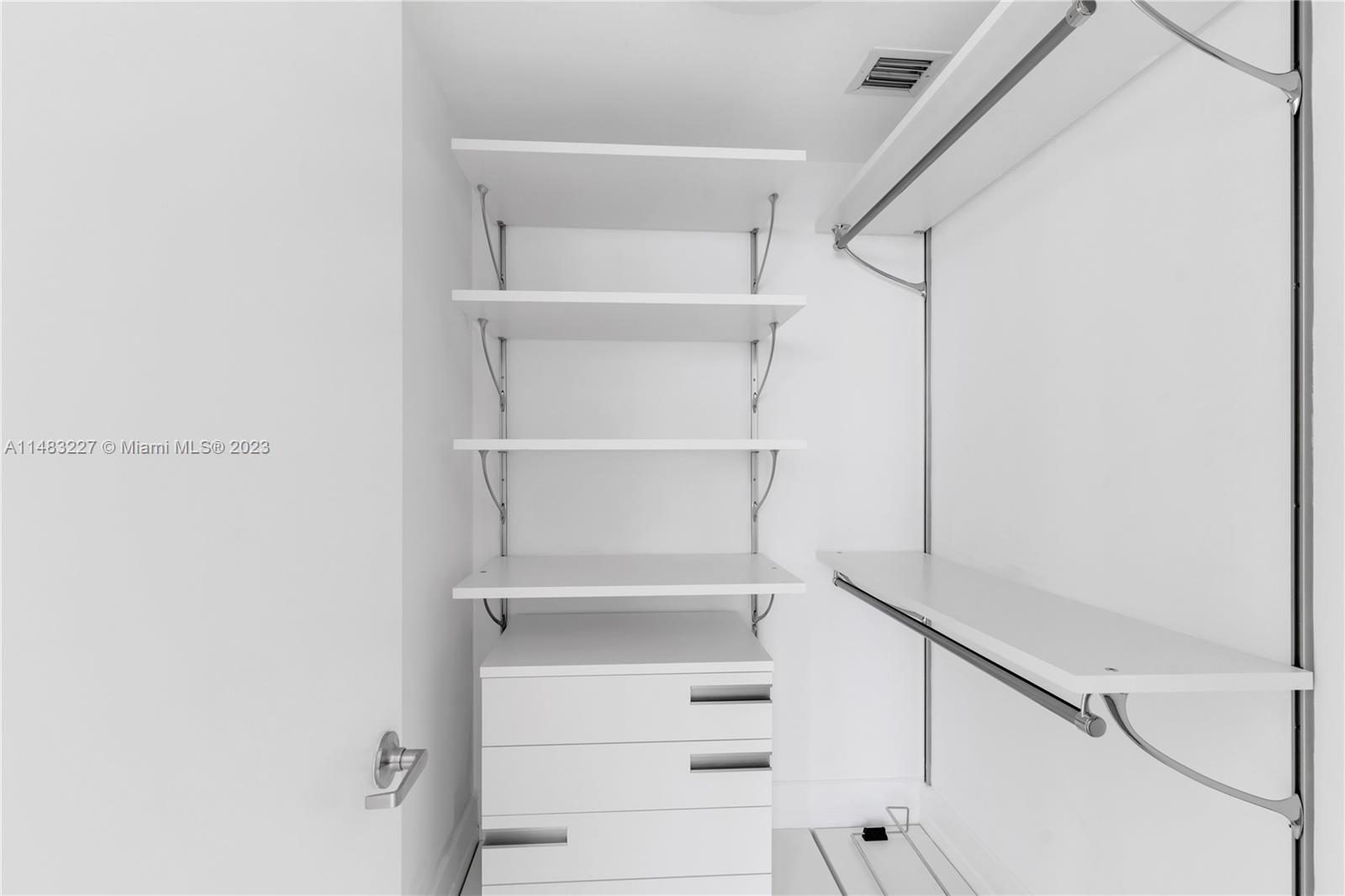 ICON BRICKELL NO TWO - Residential