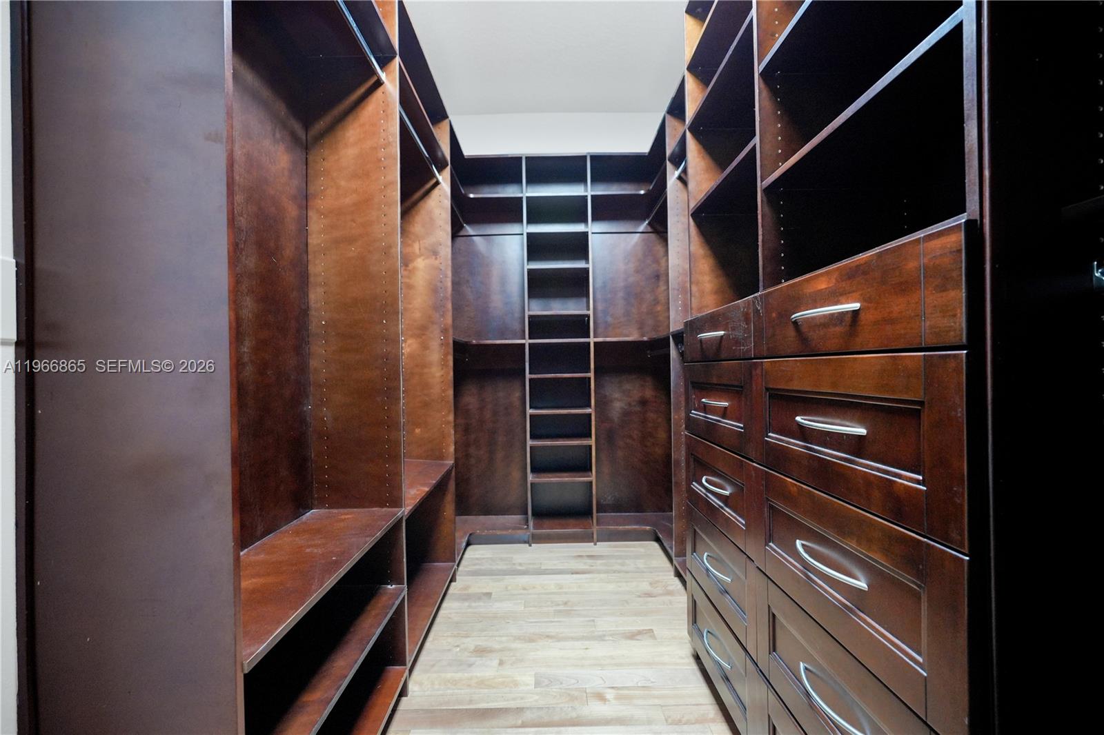 LAKES BY THE BAY SEC 4 - Residential