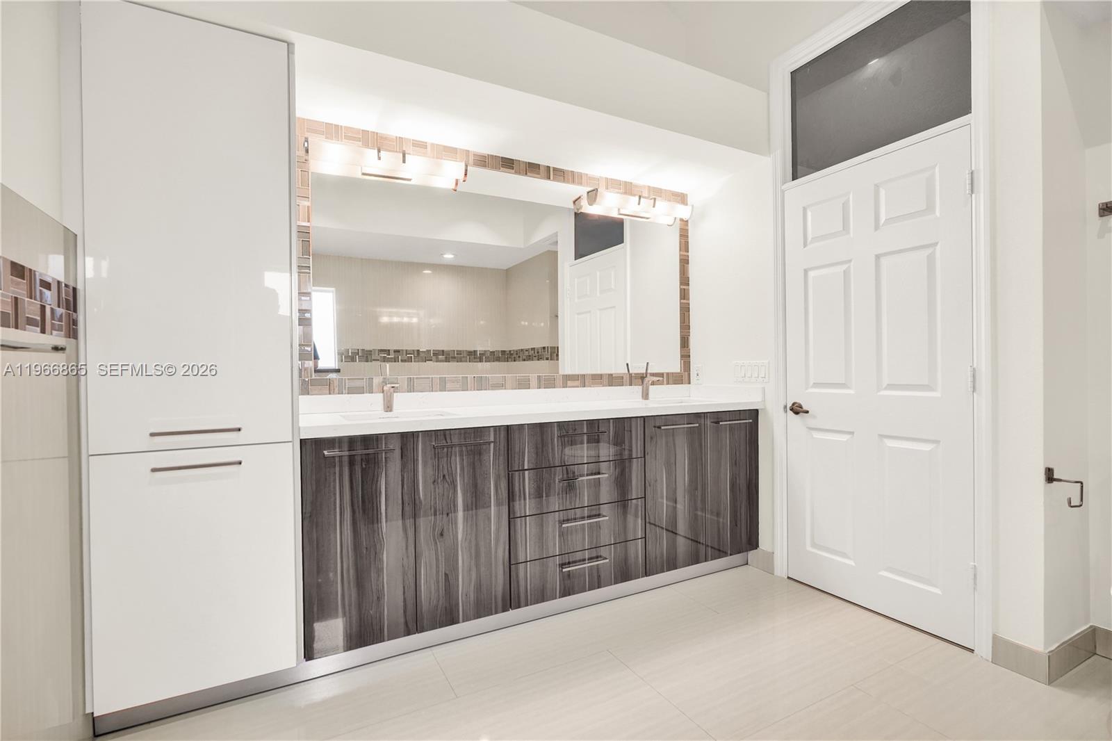 LAKES BY THE BAY SEC 4 - Residential