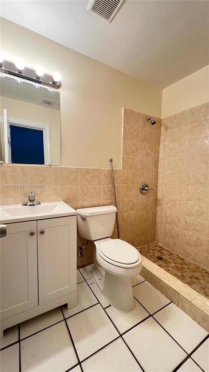 RIVERSIDE NO 2 - Residential Lease