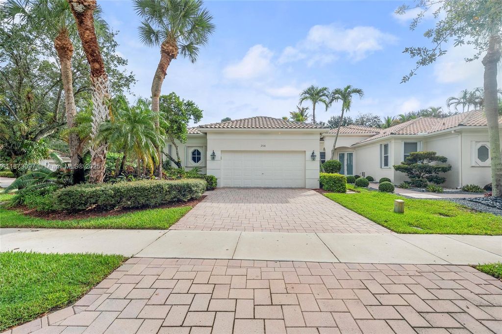 Photo of 2518 Bay Pointe Ct, Weston, FL 33327 (MLS # A11873097)