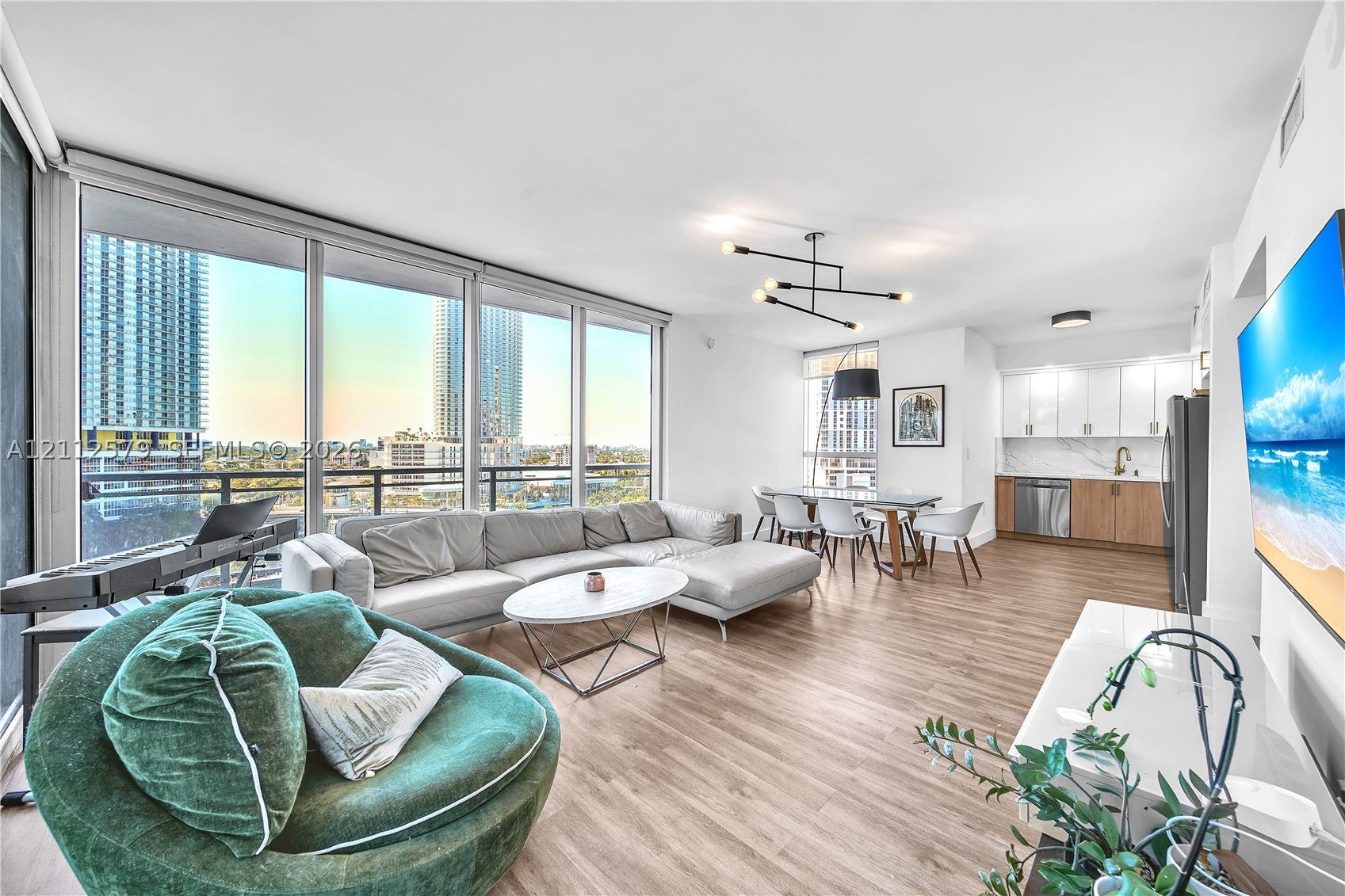 90 SW 3rd St 1213