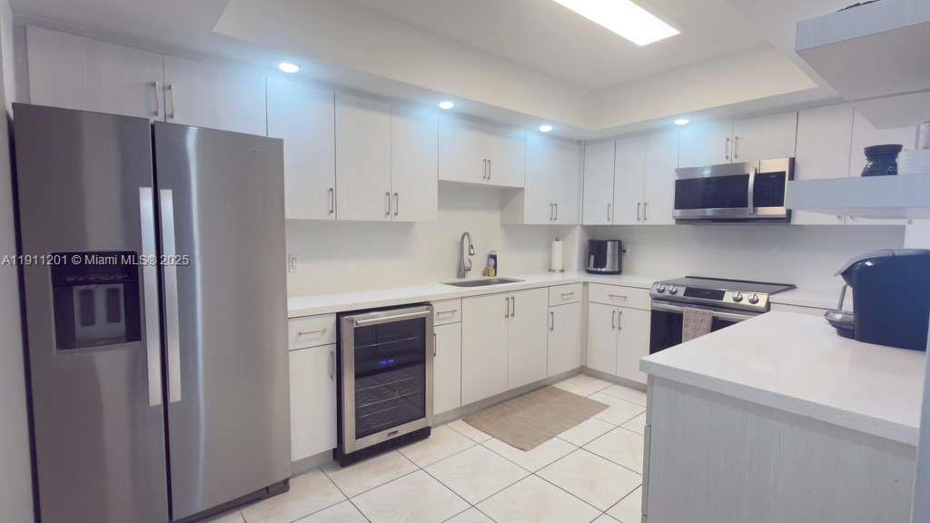 CORINTHIAN CONDO - Residential