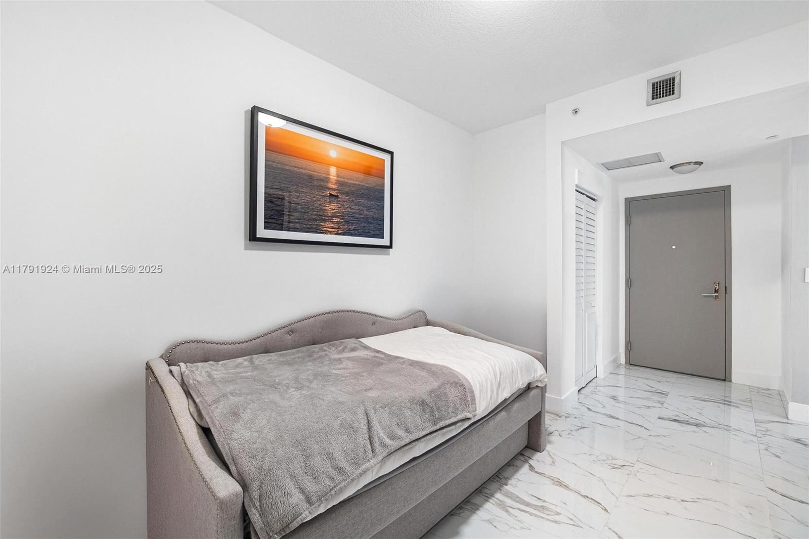 ARIA ON THE BAY CONDO - Residential