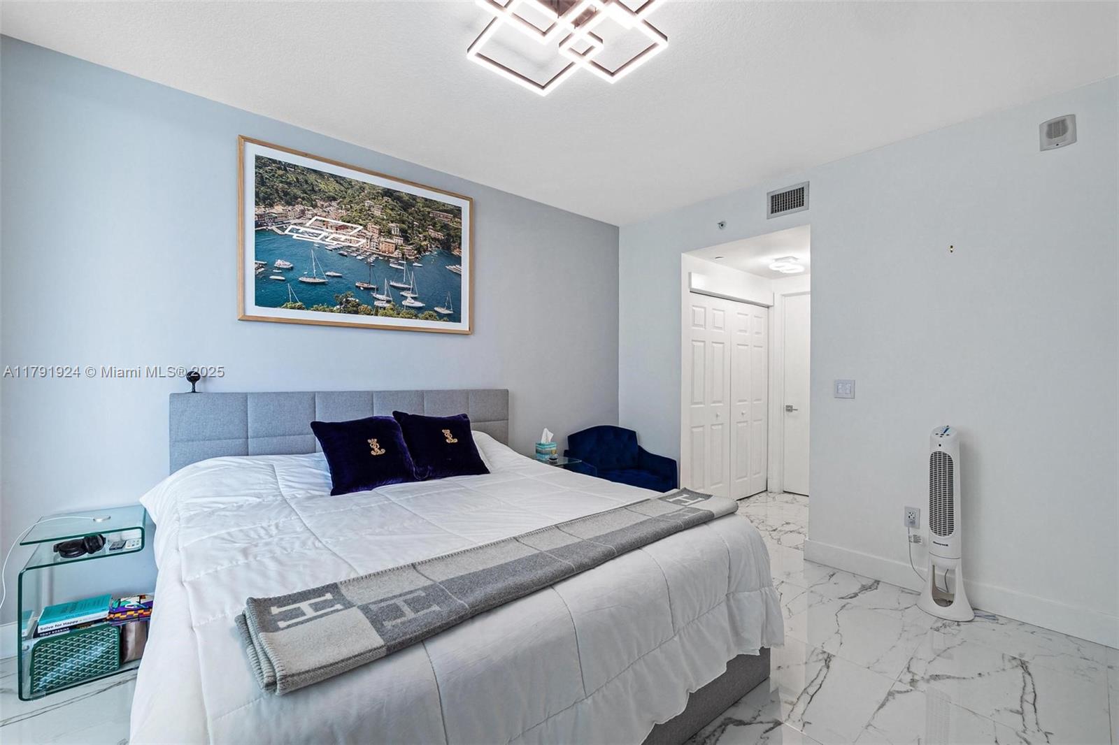 ARIA ON THE BAY CONDO - Residential