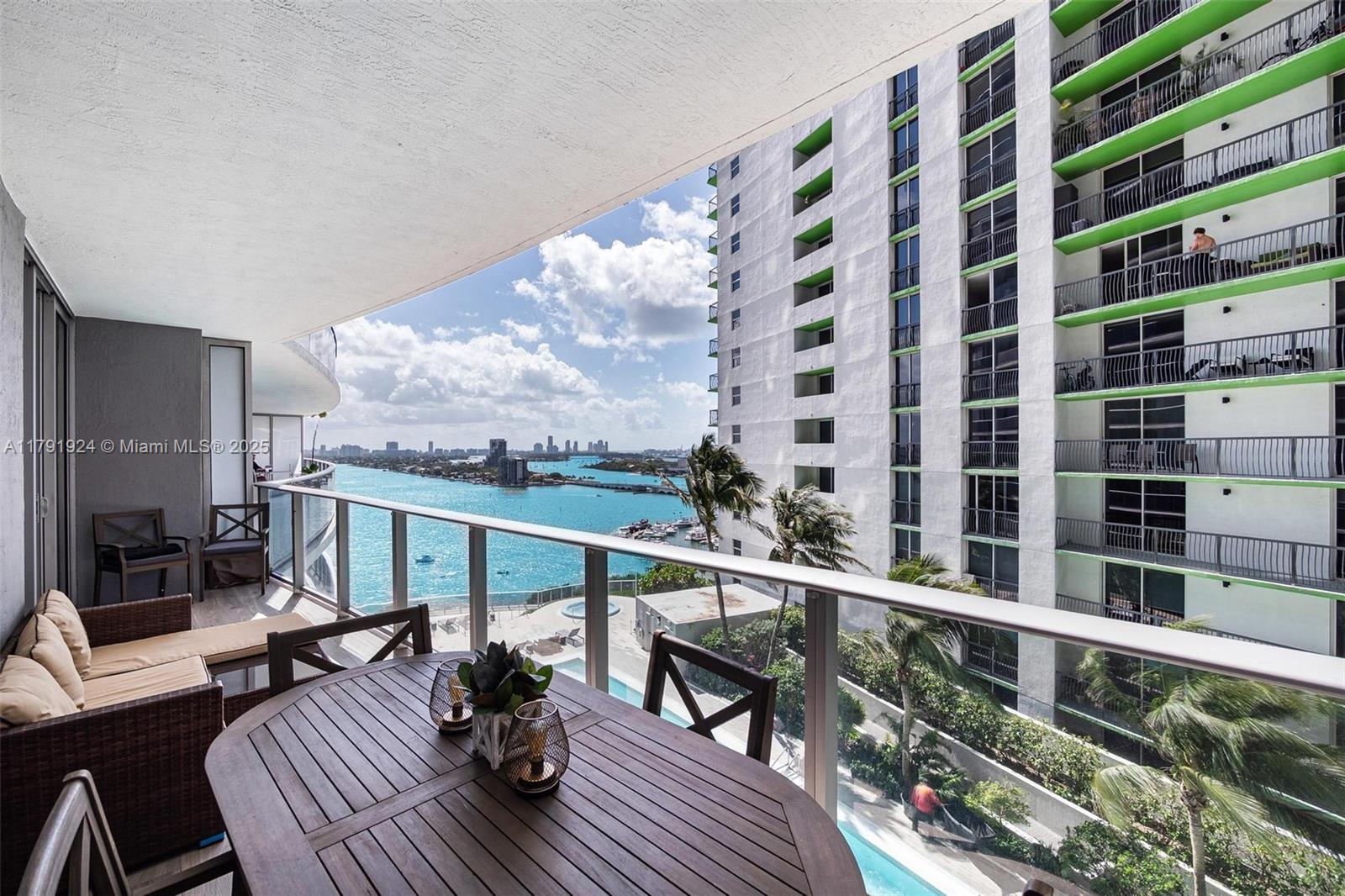ARIA ON THE BAY CONDO - Residential