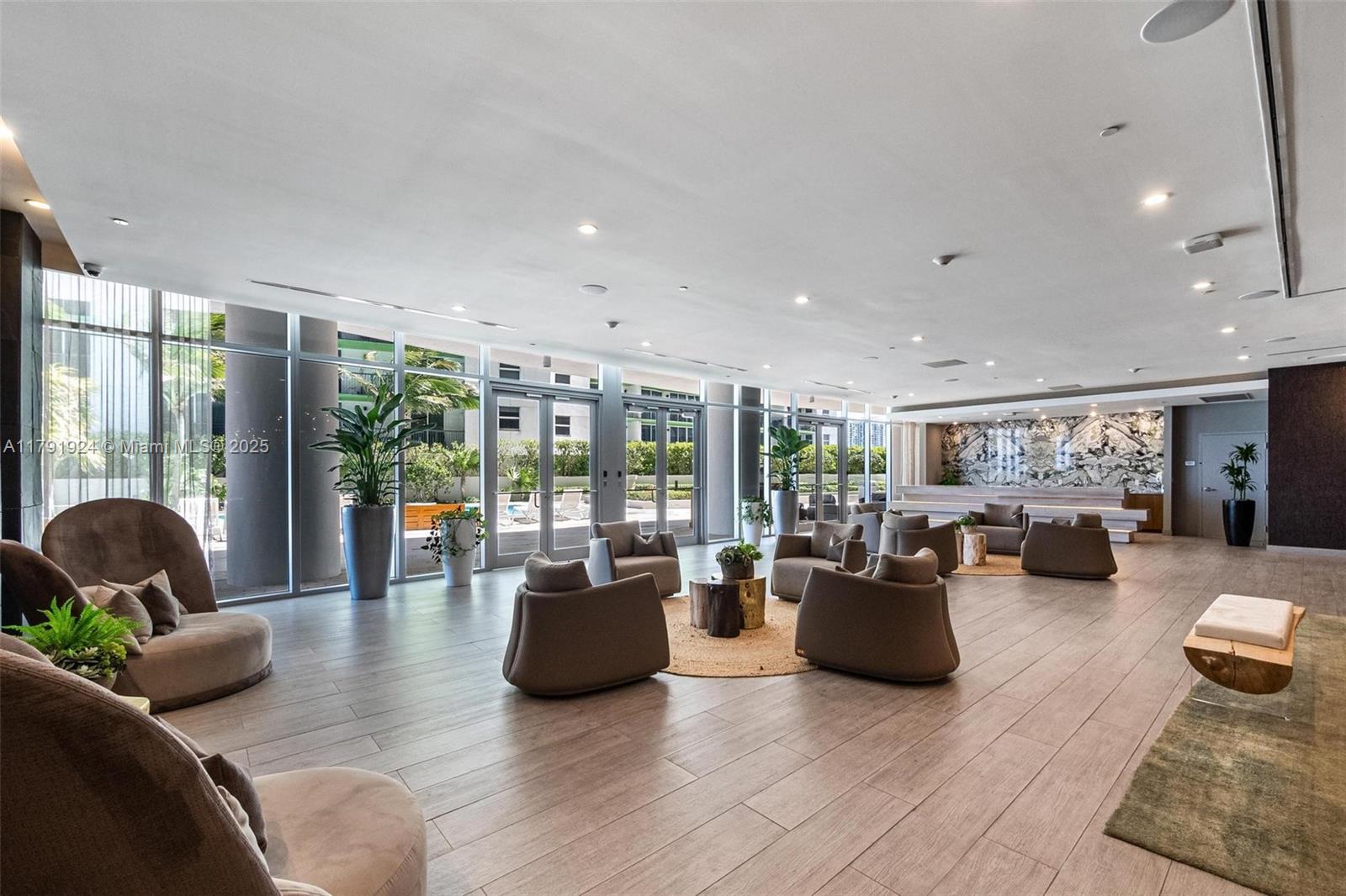 ARIA ON THE BAY CONDO - Residential