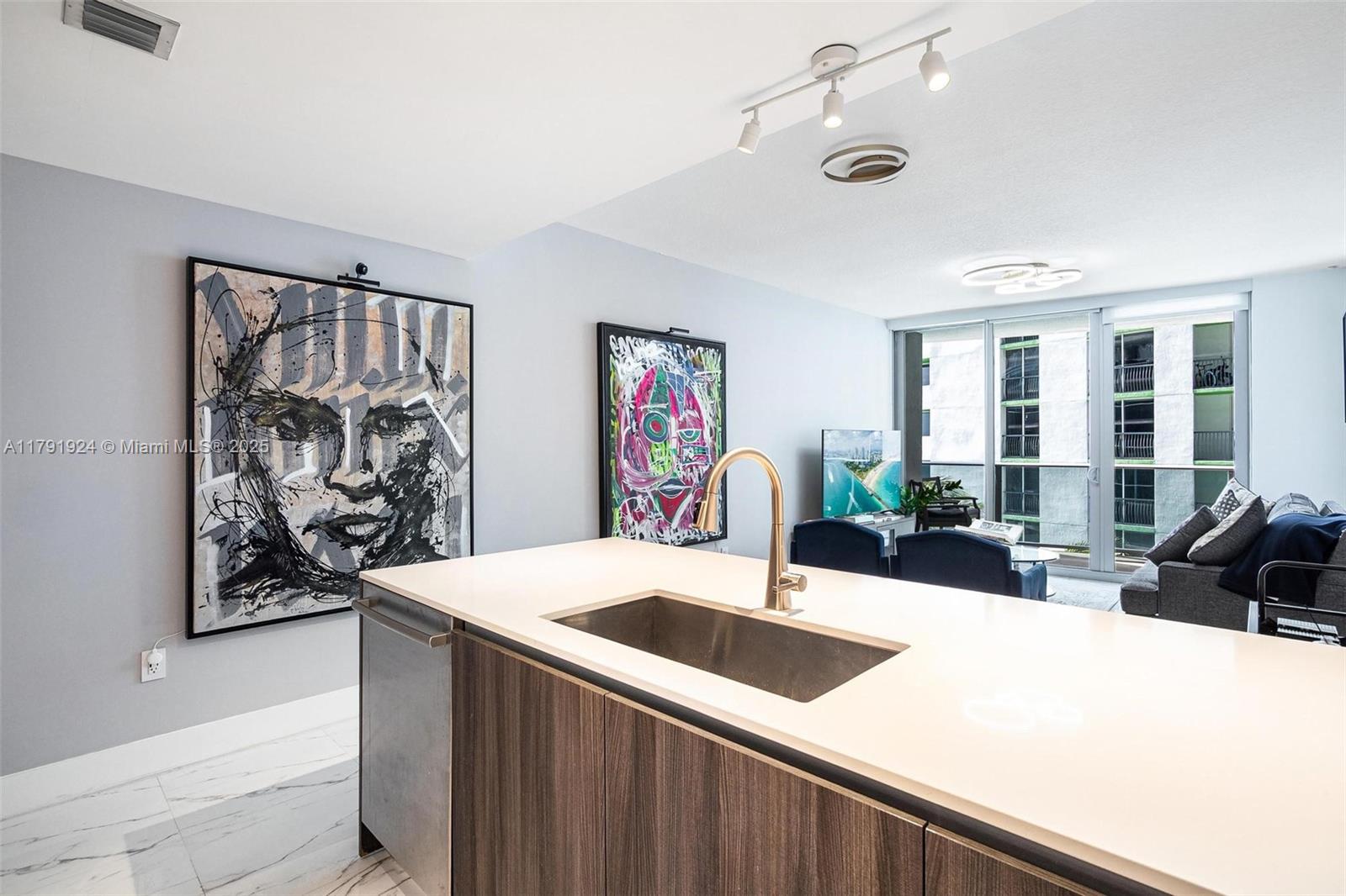 ARIA ON THE BAY CONDO - Residential