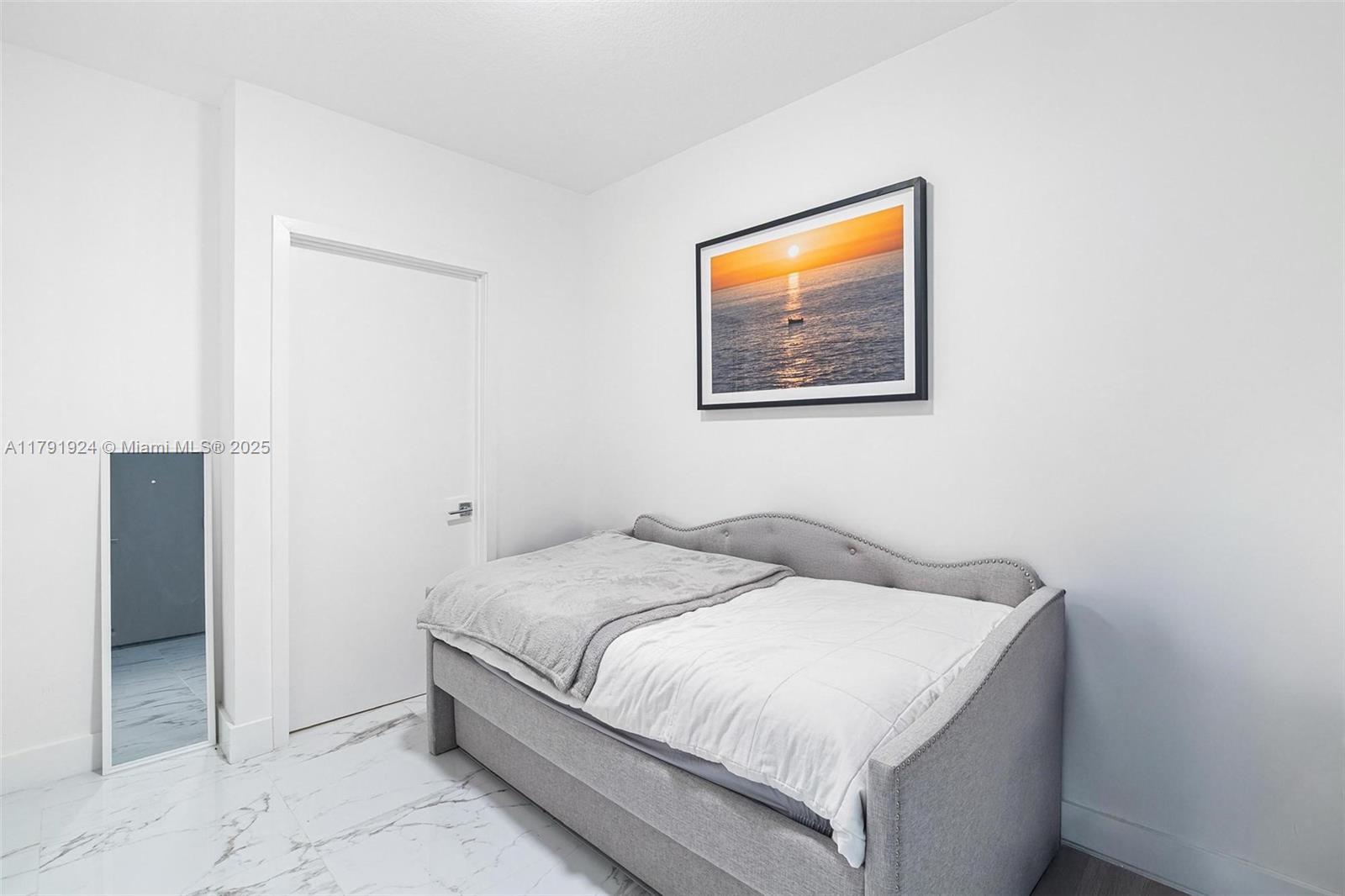 ARIA ON THE BAY CONDO - Residential