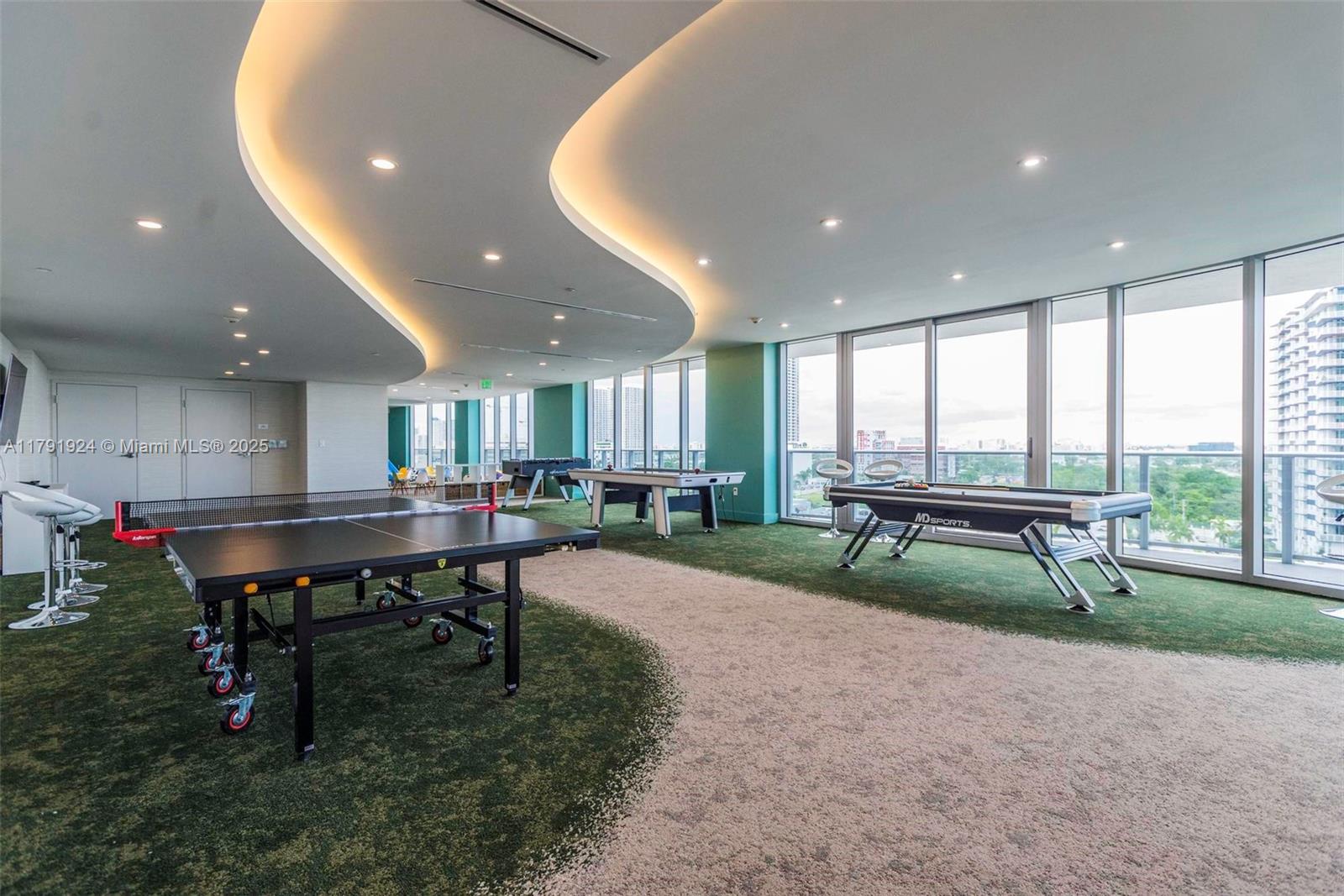 ARIA ON THE BAY CONDO - Residential