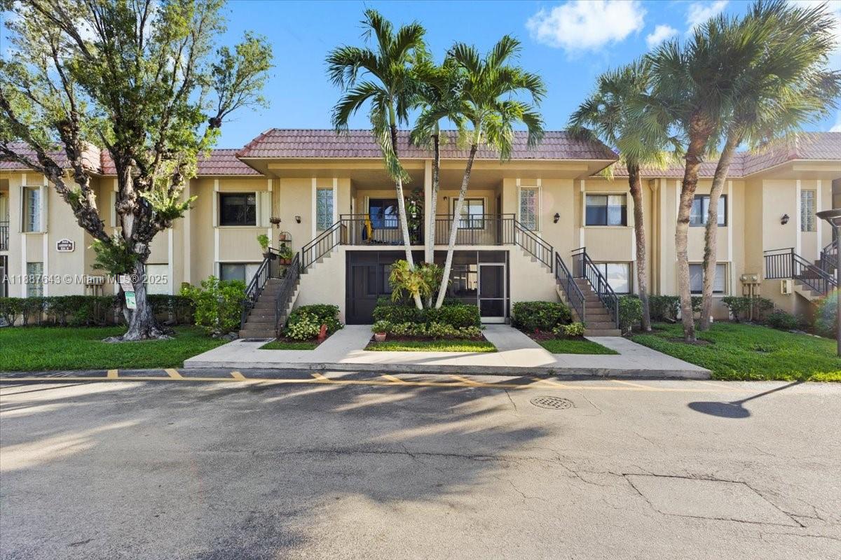 RACQUET CLUB APTS AT BONA - Residential