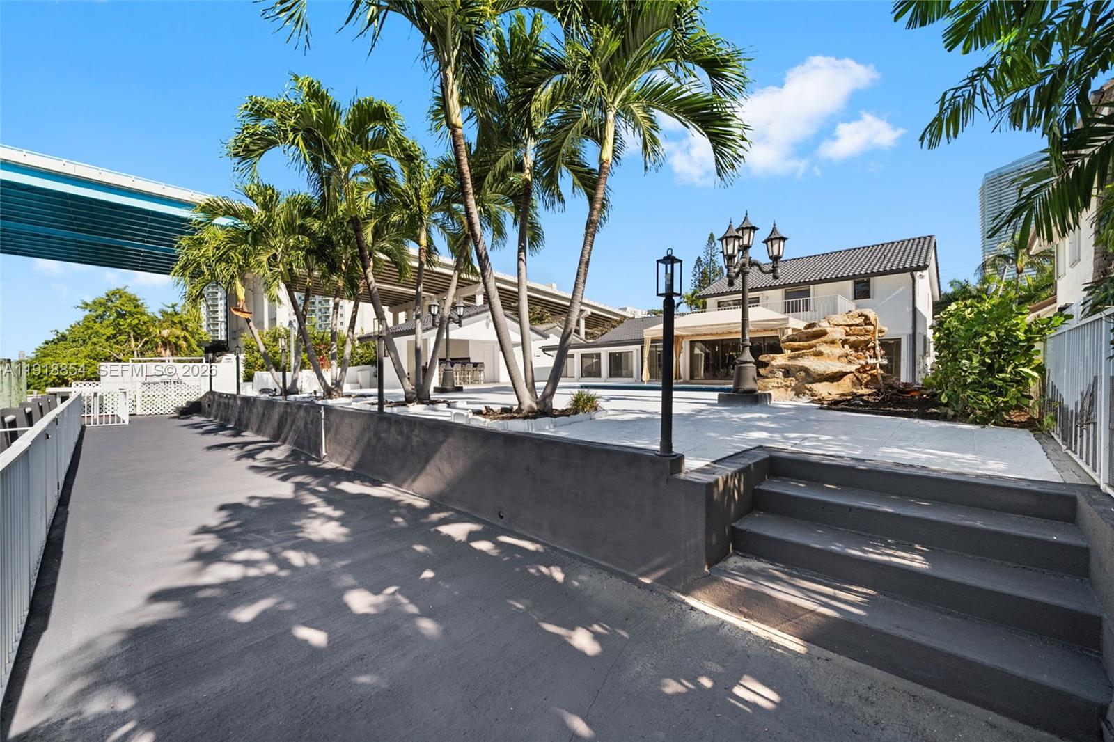 GOLDEN SHORES OCEAN BLVD - Residential