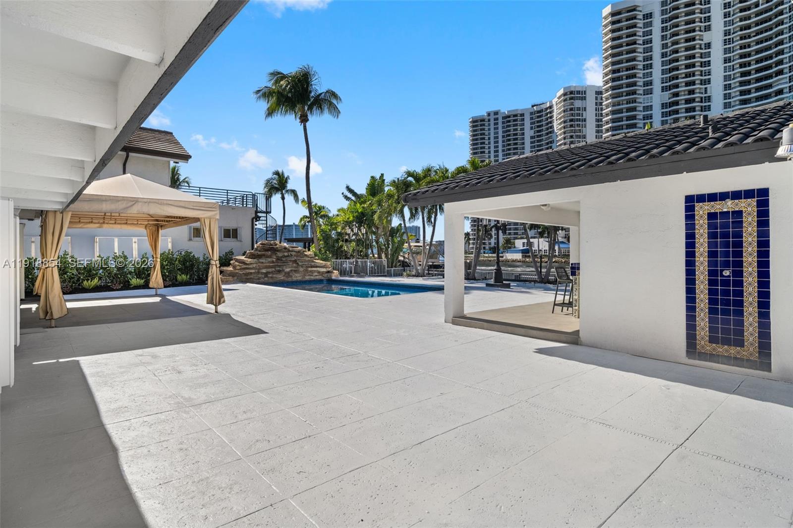 GOLDEN SHORES OCEAN BLVD - Residential