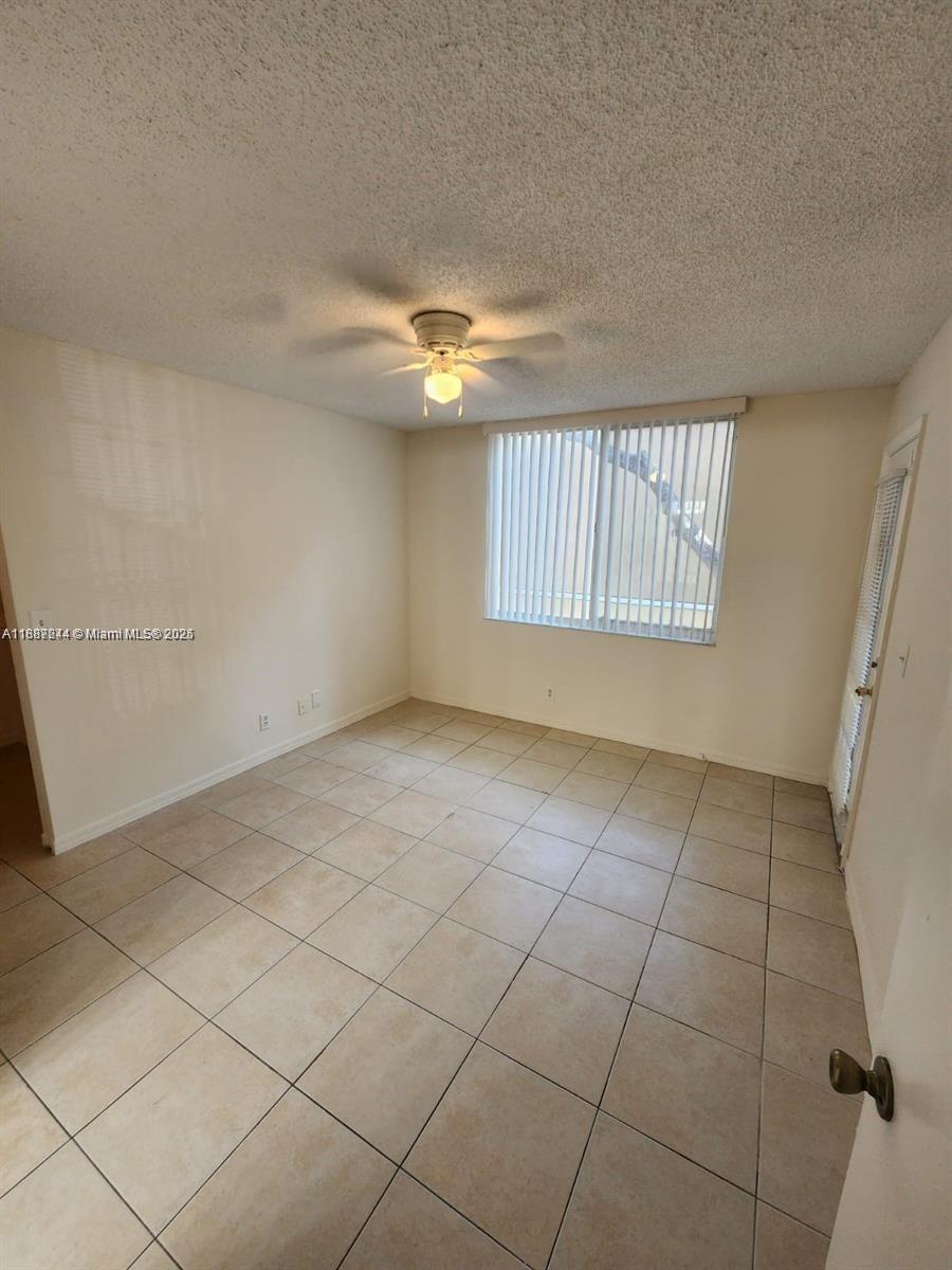 WINDWARD LAKES CONDO - Residential