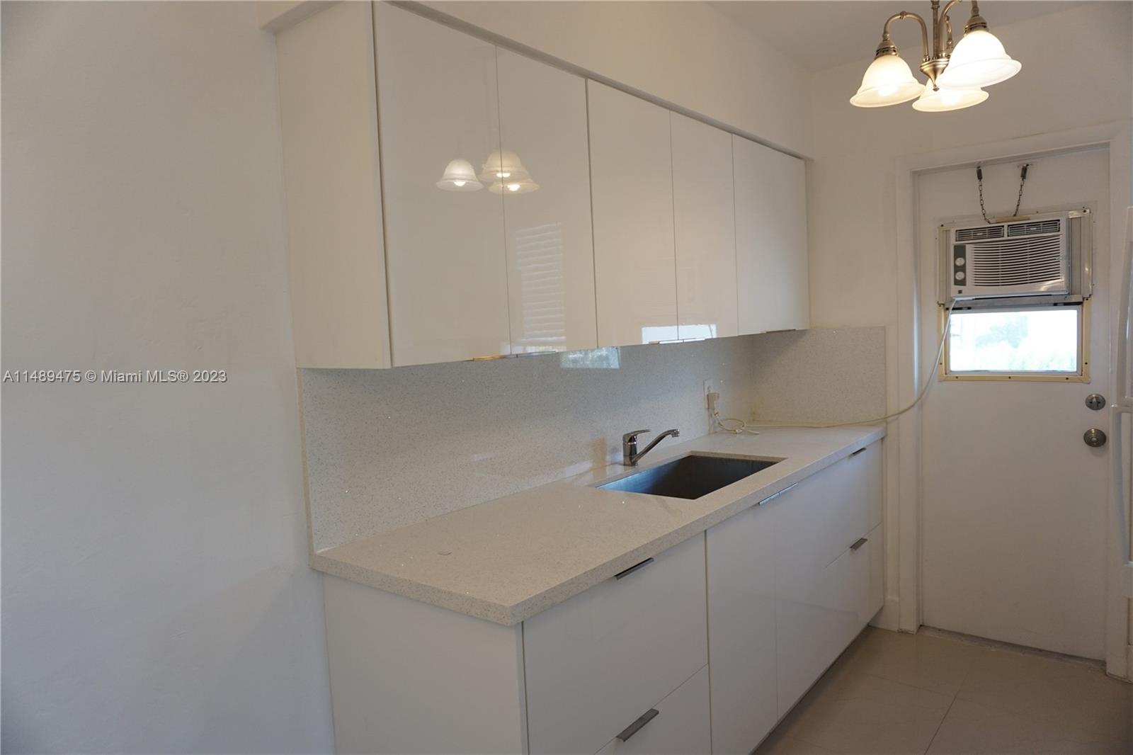 LA FLEURETTE - Residential Lease