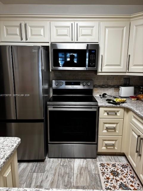 MEADOWS CONDO - Residential