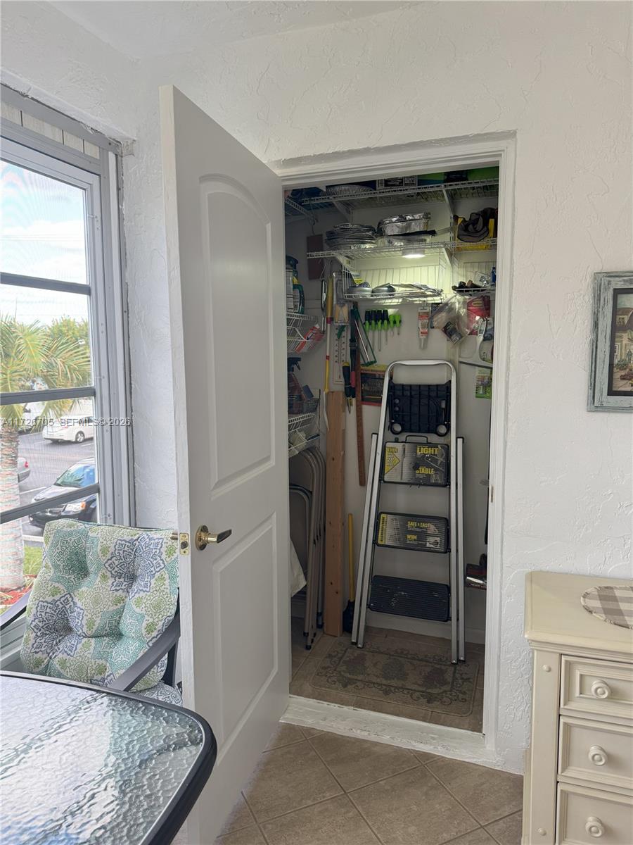 MEADOWS CONDO - Residential