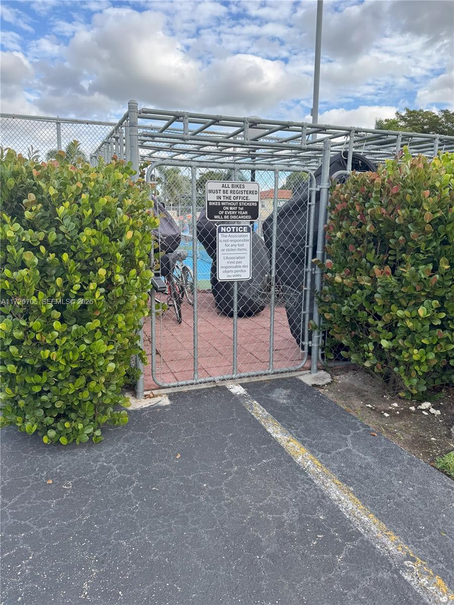 MEADOWS CONDO - Residential