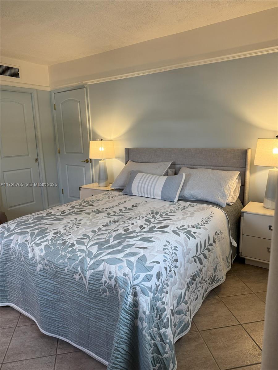 MEADOWS CONDO - Residential