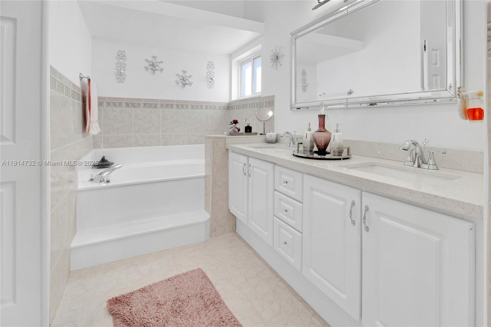 CHAPEL TRAIL REPLAT - Residential