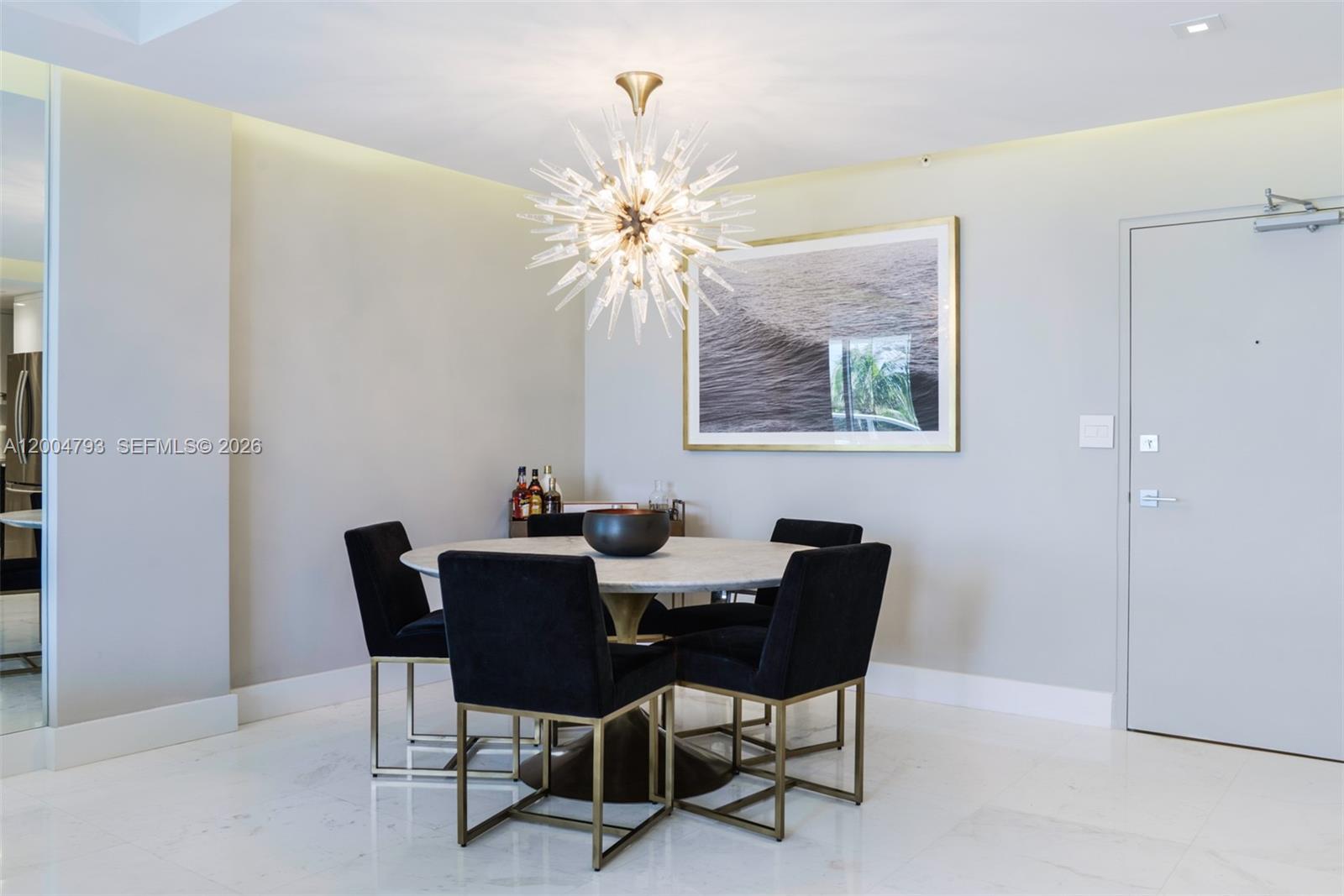 10275 Collins Ave 320