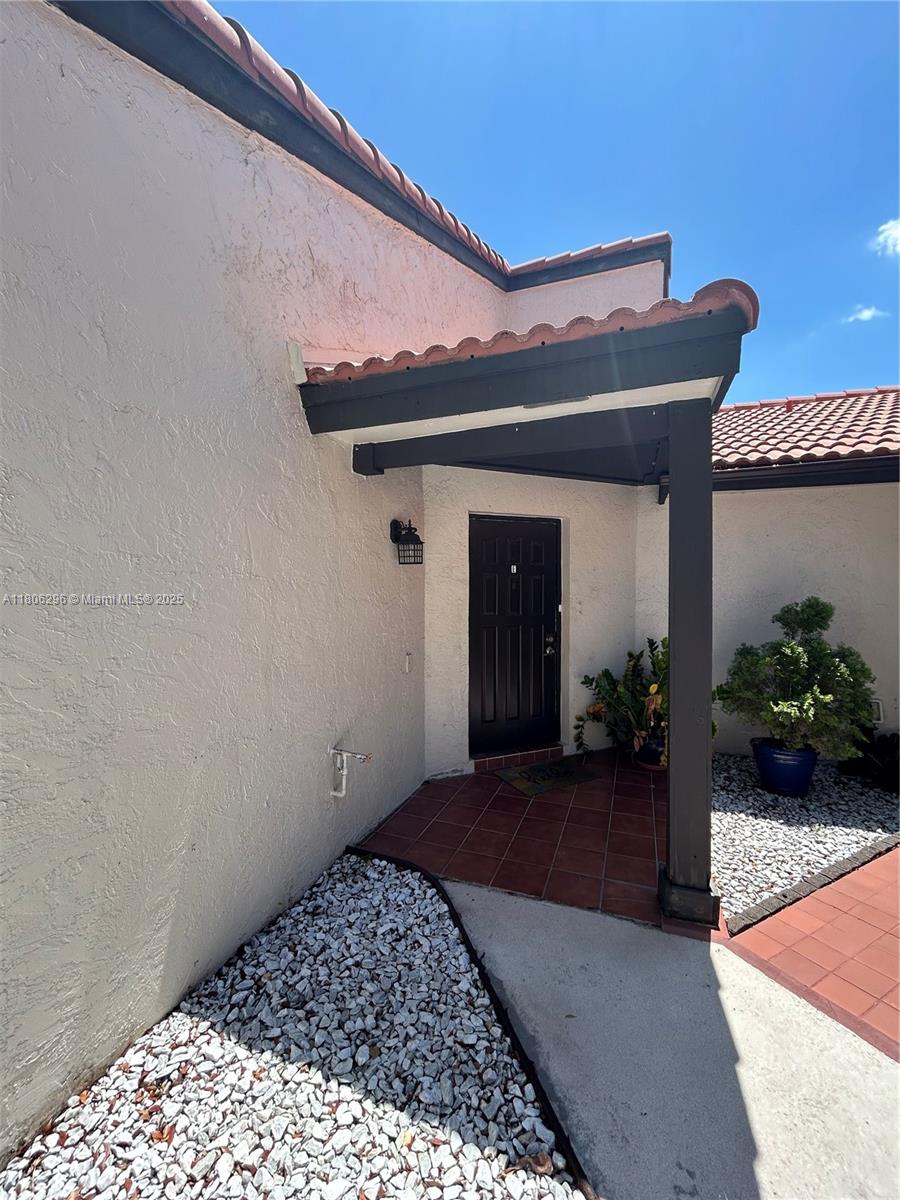 Rental Property at 15220 Sw 48th Ter E-84, Miami, Broward County, Florida - Bedrooms: 2 
Bathrooms: 2  - $2,500 MO.