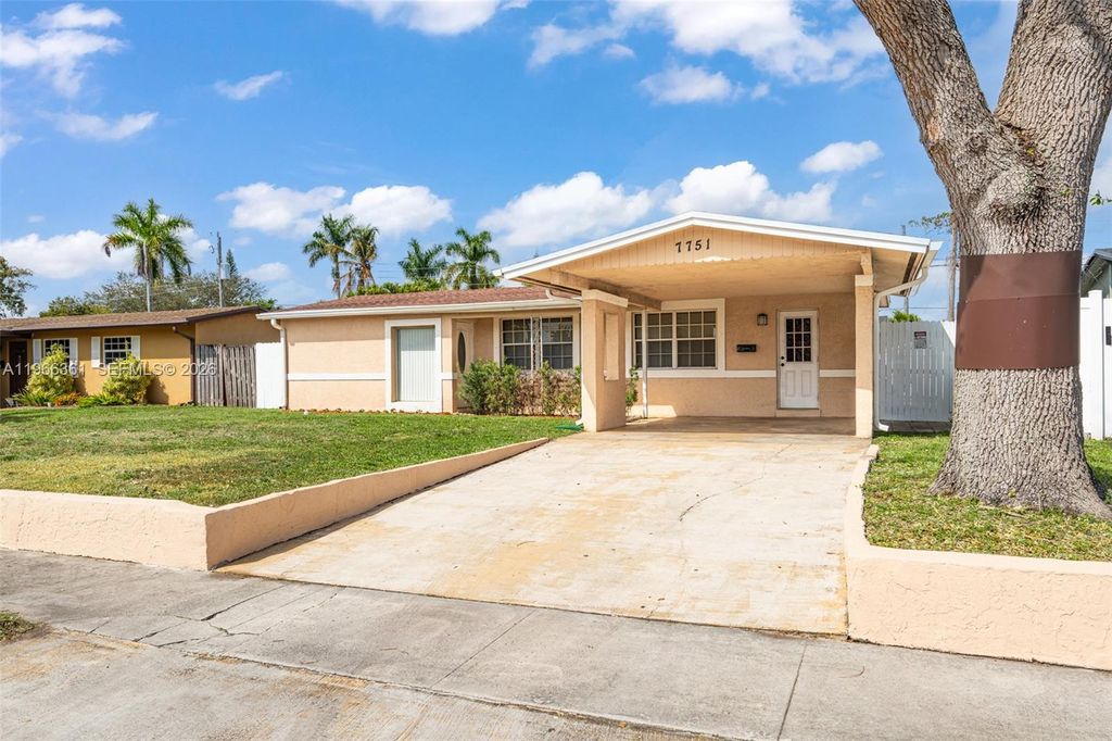 Photo of 7751 NW 32nd St, Davie, FL 33024 (MLS # A11966361)