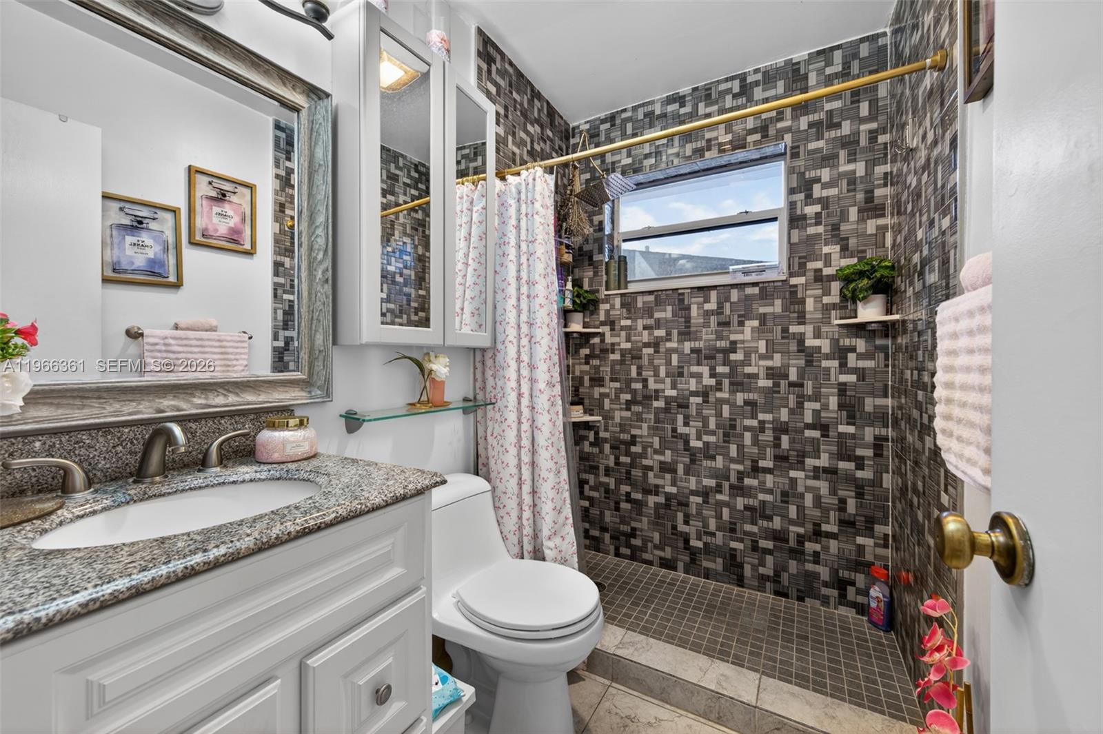 DRIFTWOOD ESTATES NO 15 - Residential