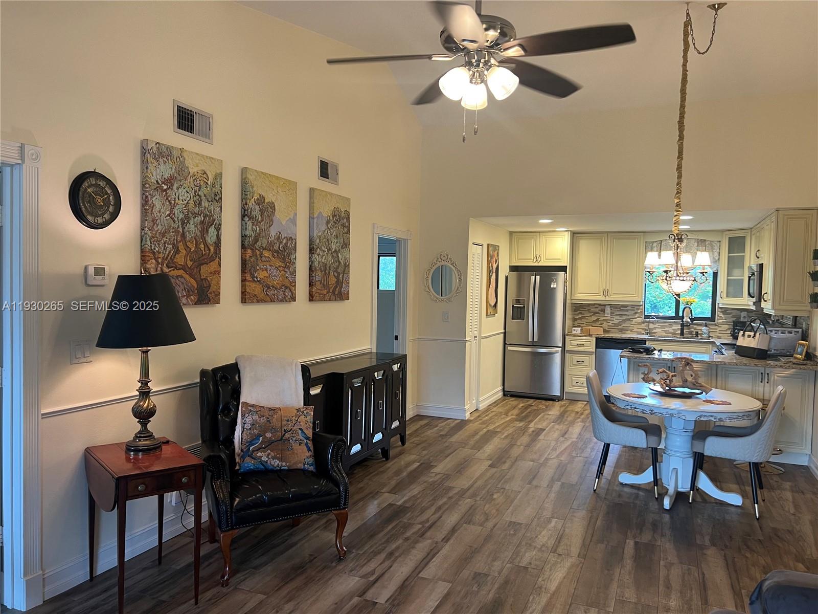 VILLA VALENCIA CONDO - Residential