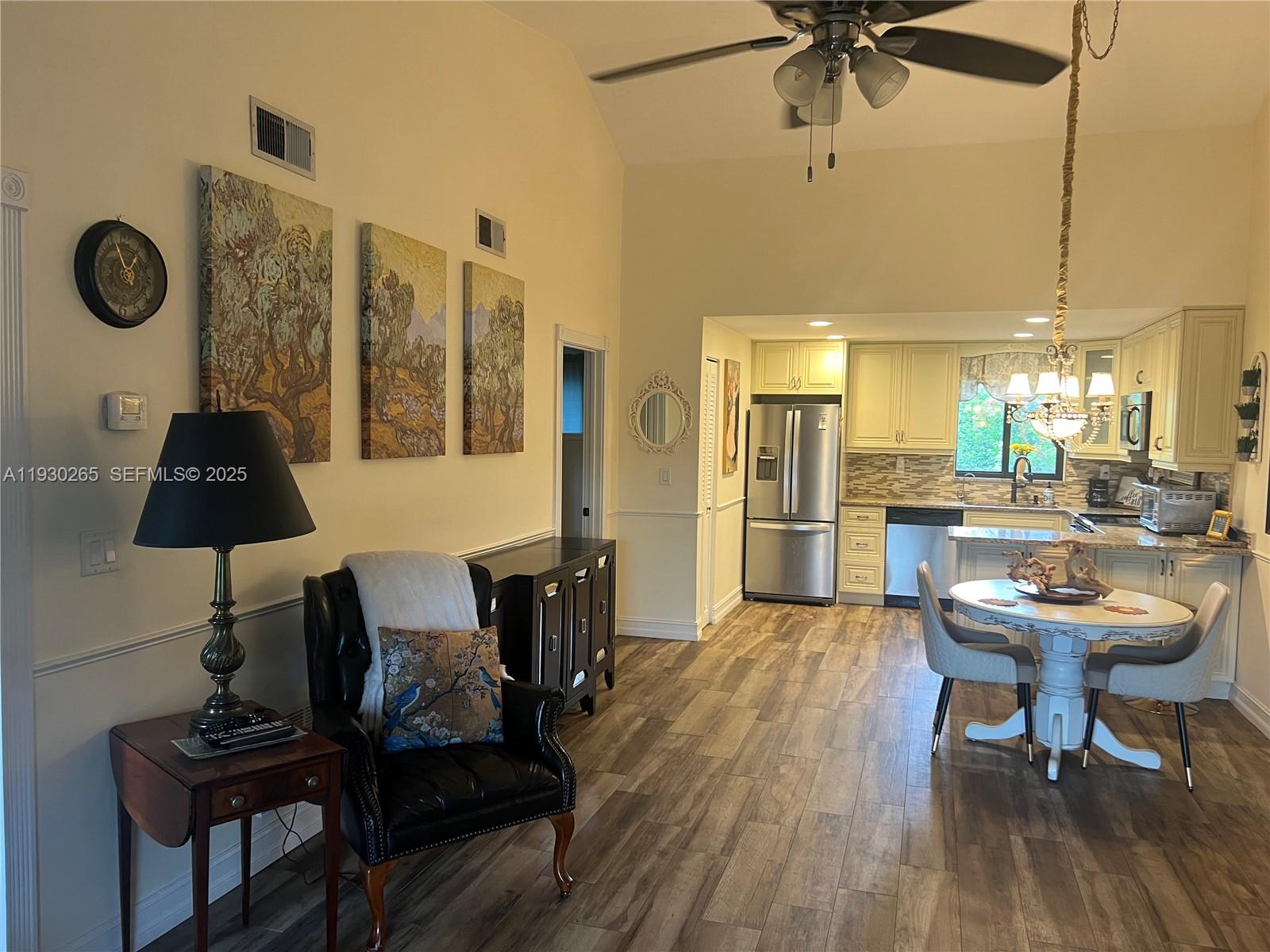 VILLA VALENCIA CONDO - Residential