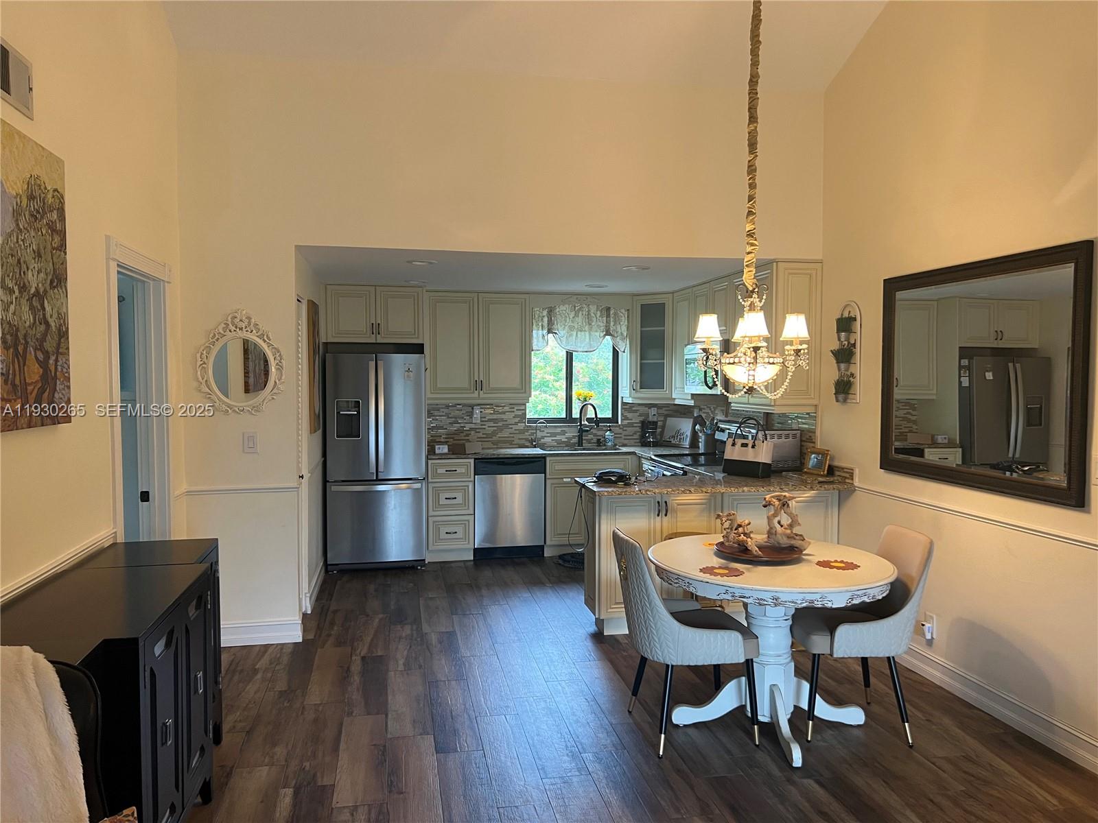 VILLA VALENCIA CONDO - Residential