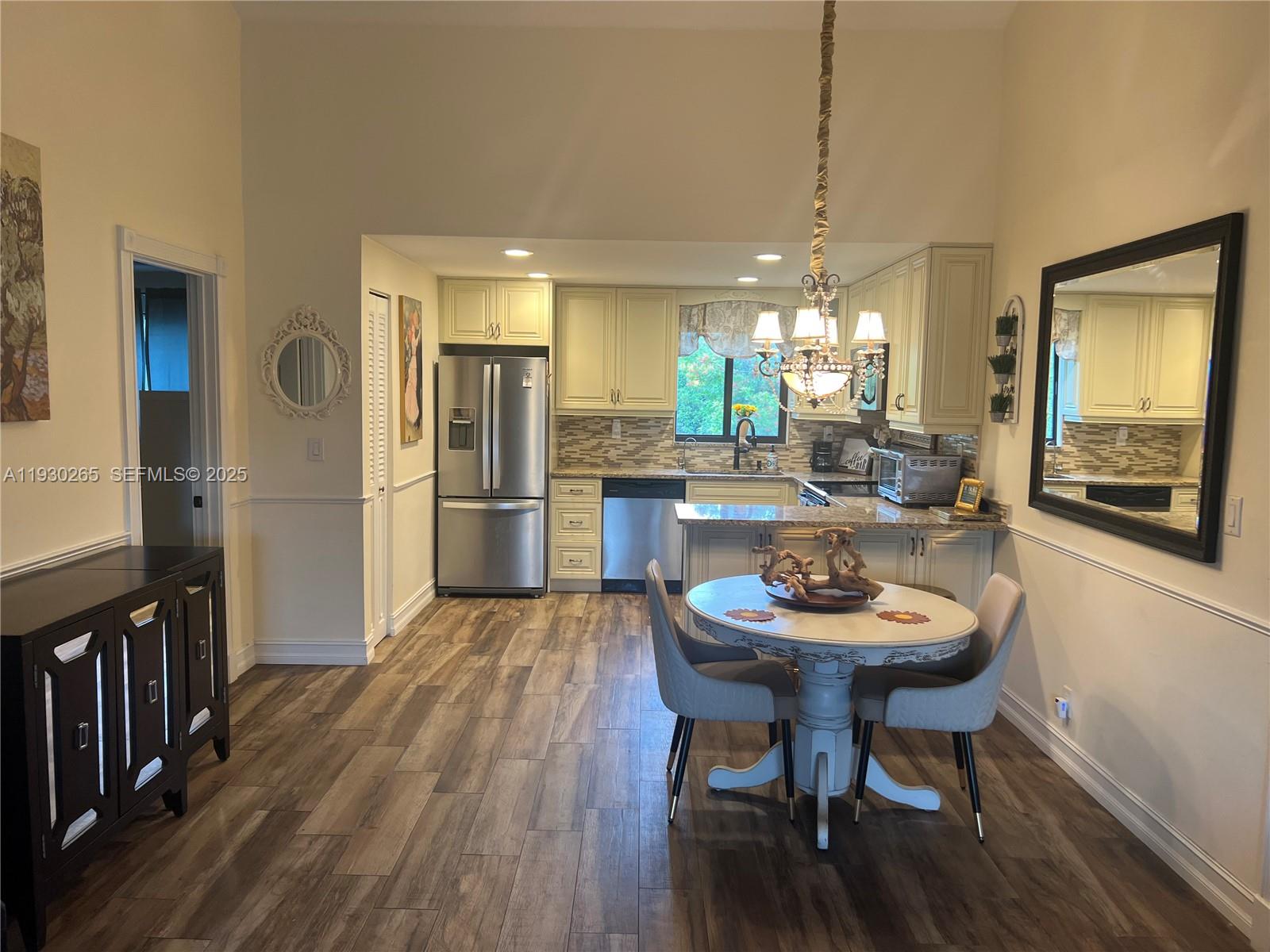 VILLA VALENCIA CONDO - Residential